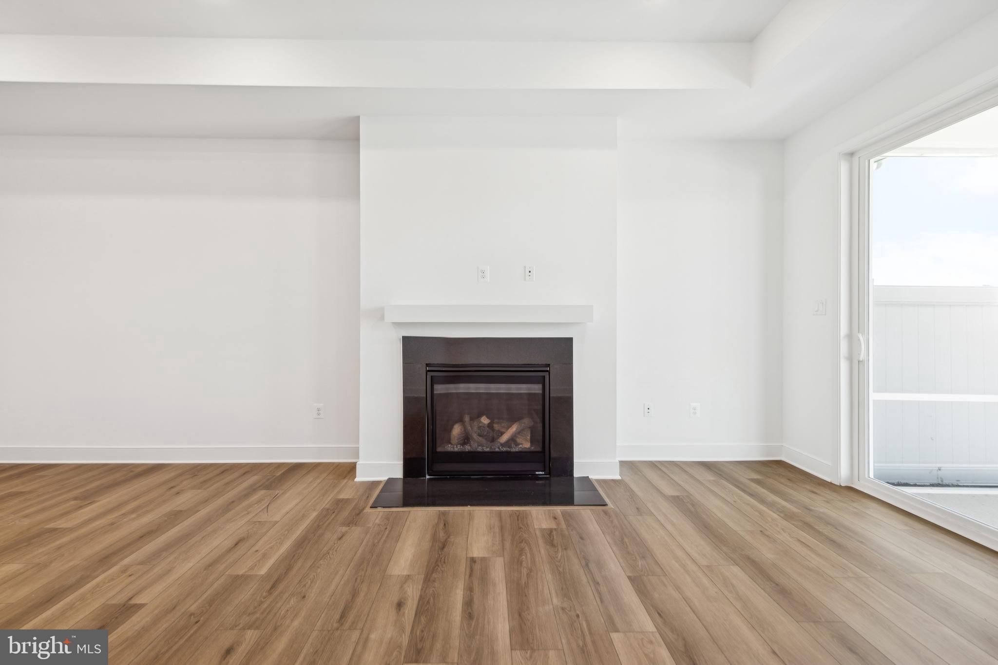 ADMIRAL'S LANDING - Residential