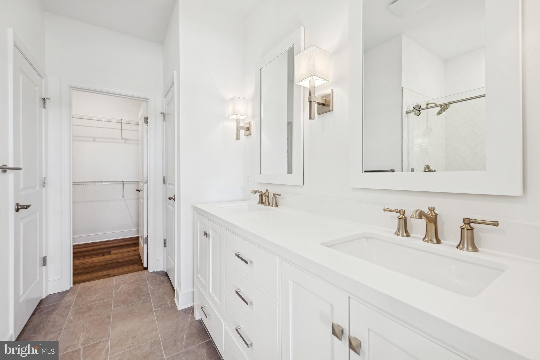 ADMIRAL'S LANDING - Residential