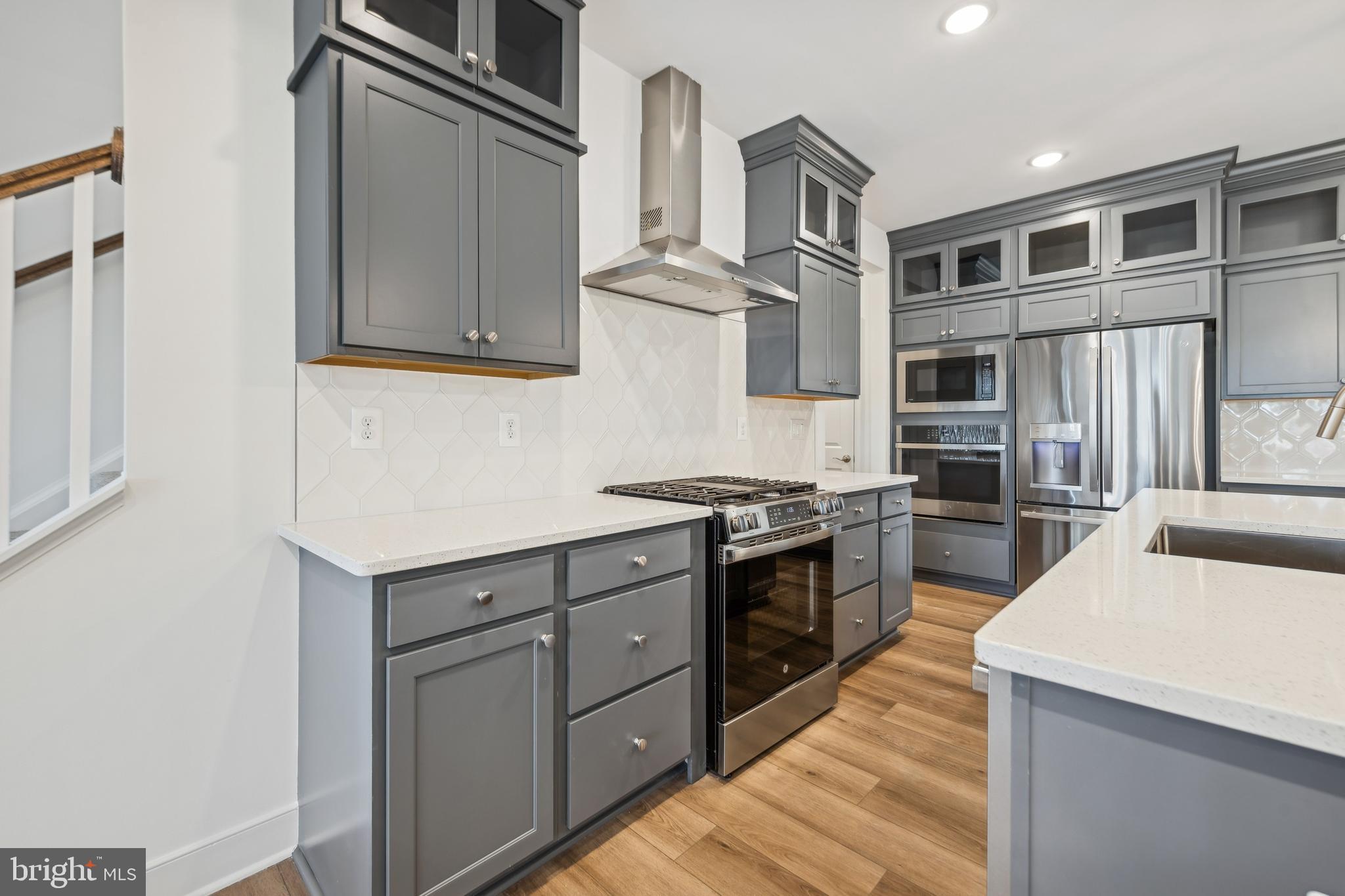 ADMIRAL'S LANDING - Residential