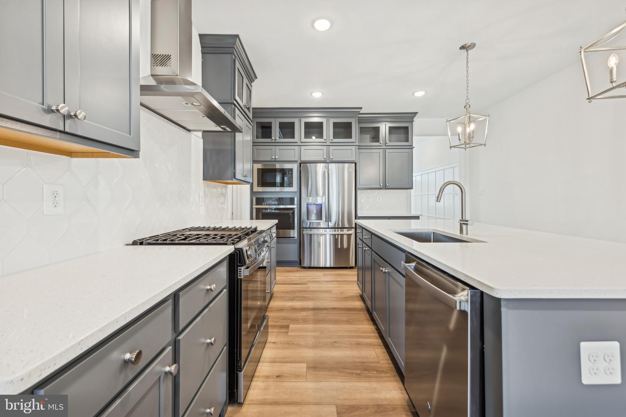 ADMIRAL'S LANDING - Residential