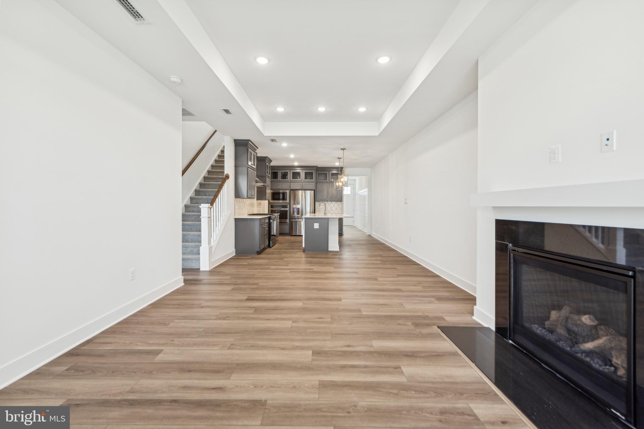 ADMIRAL'S LANDING - Residential