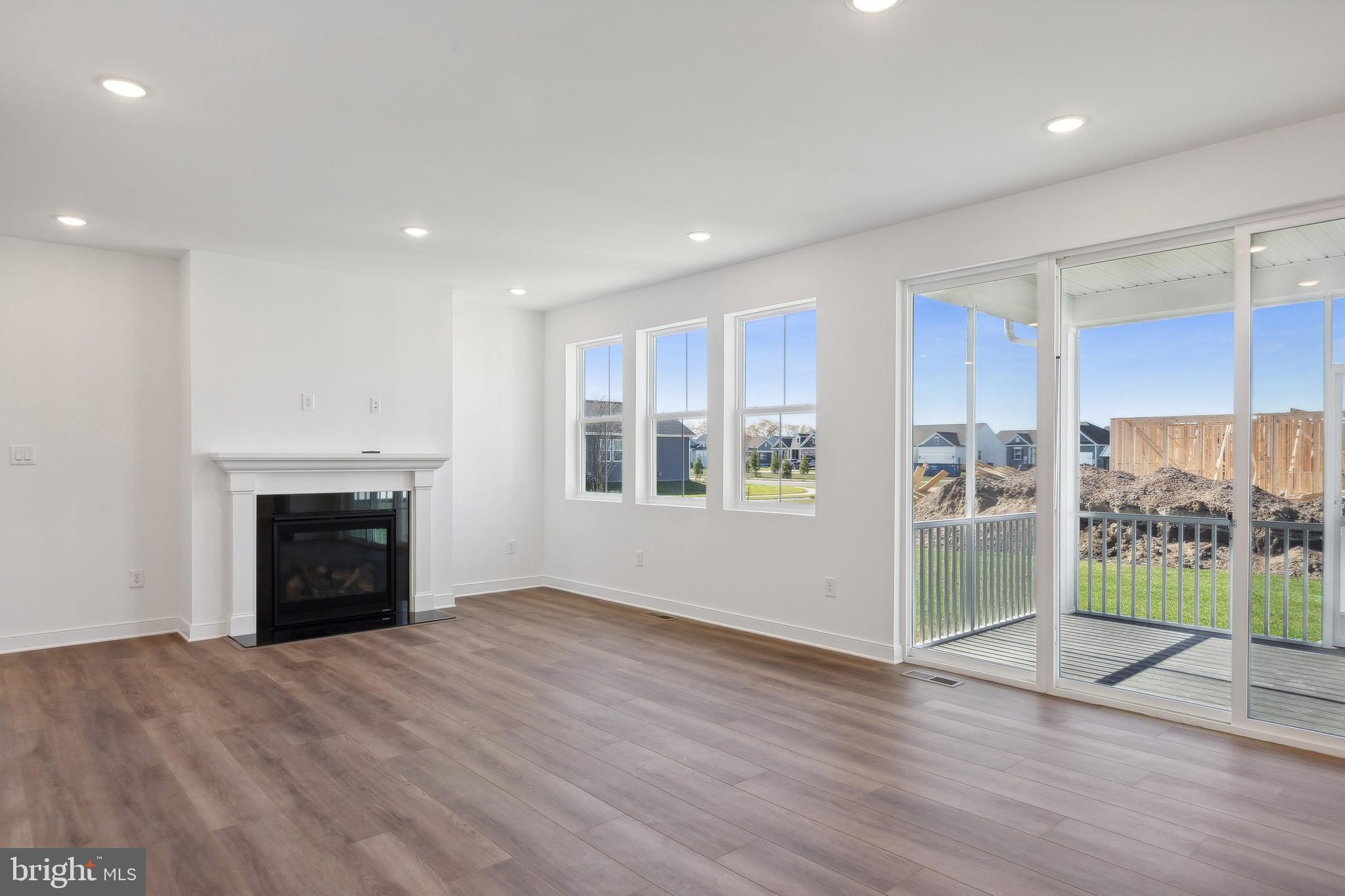 EGRET SHORES - Residential