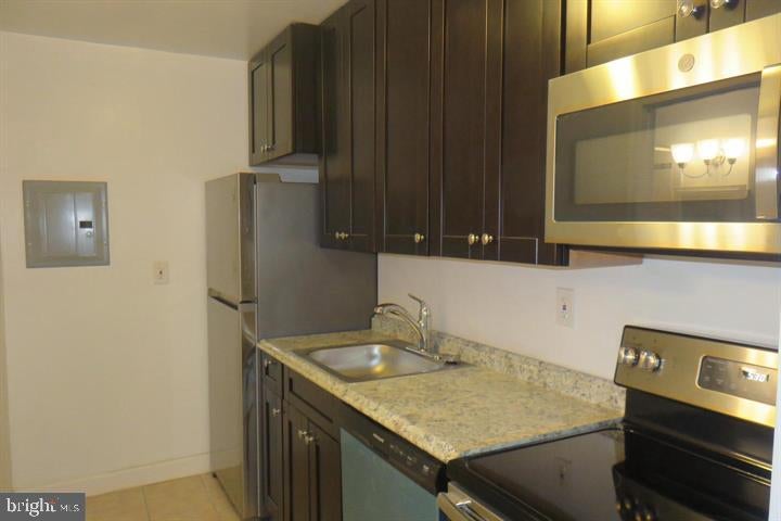 2108 BOLTON ST 1 ST FLOOR FRONT STREET
