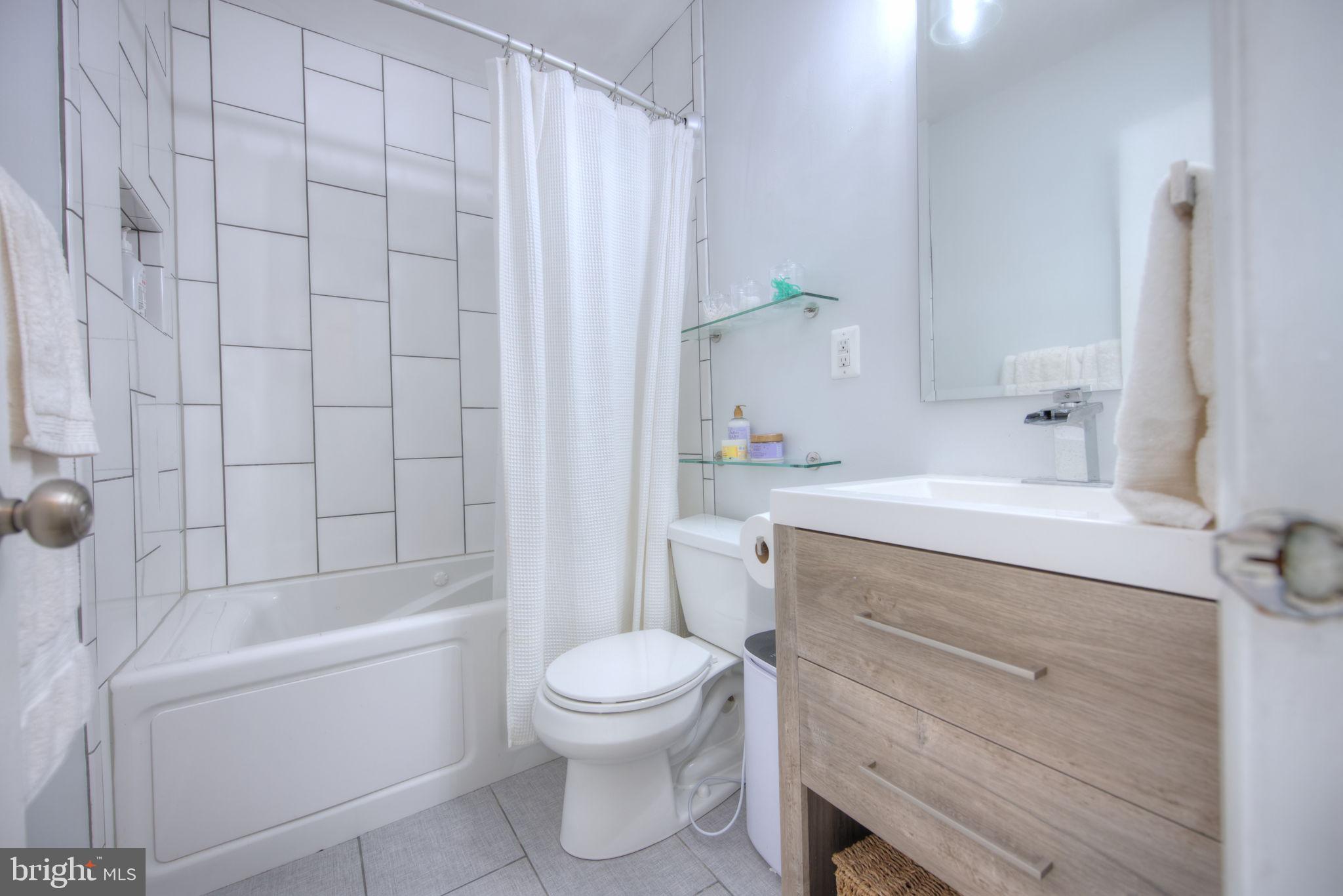 RESTON - Residential