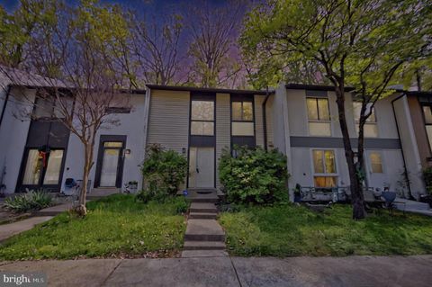 2319 EMERALD HEIGHTS COURT RESTON VA 20191