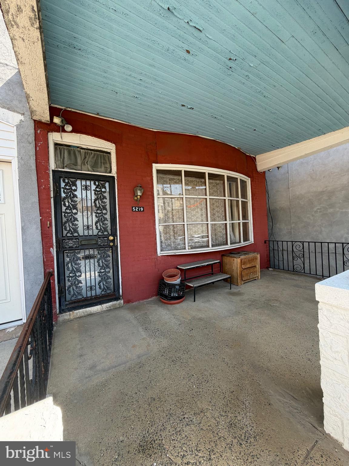 5219 WARREN STREET
