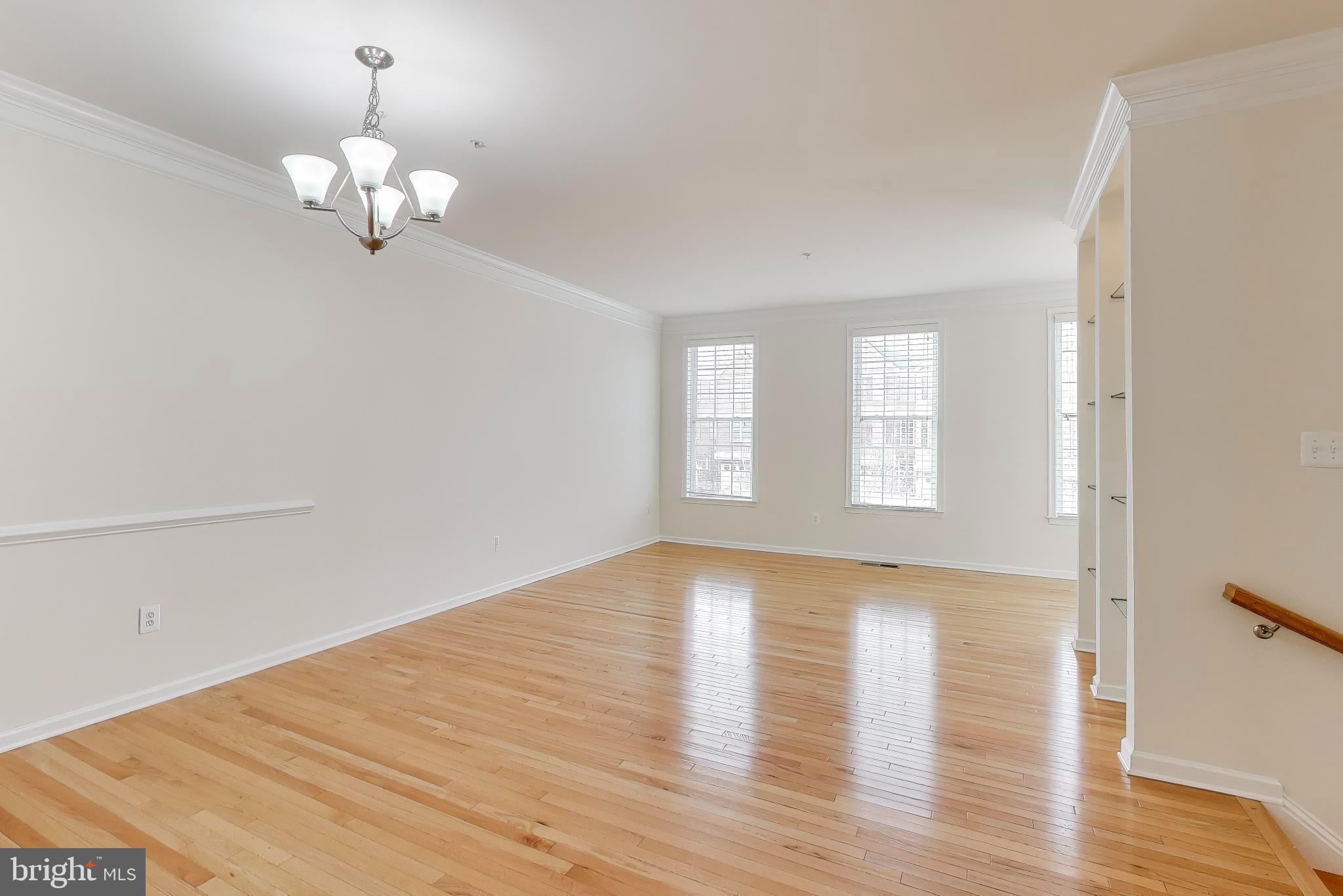 4516 THOROUGHBRED DRIVE