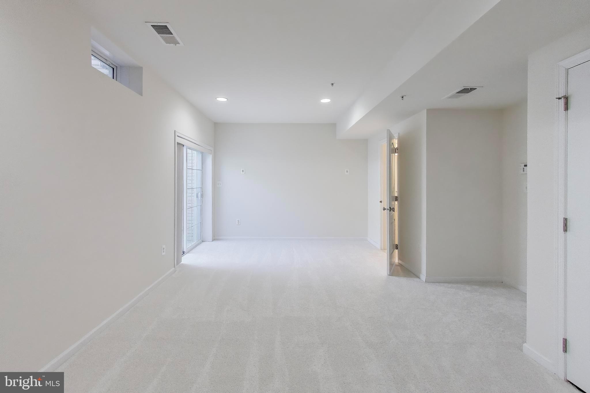 MARLBORO RIDGE - Residential