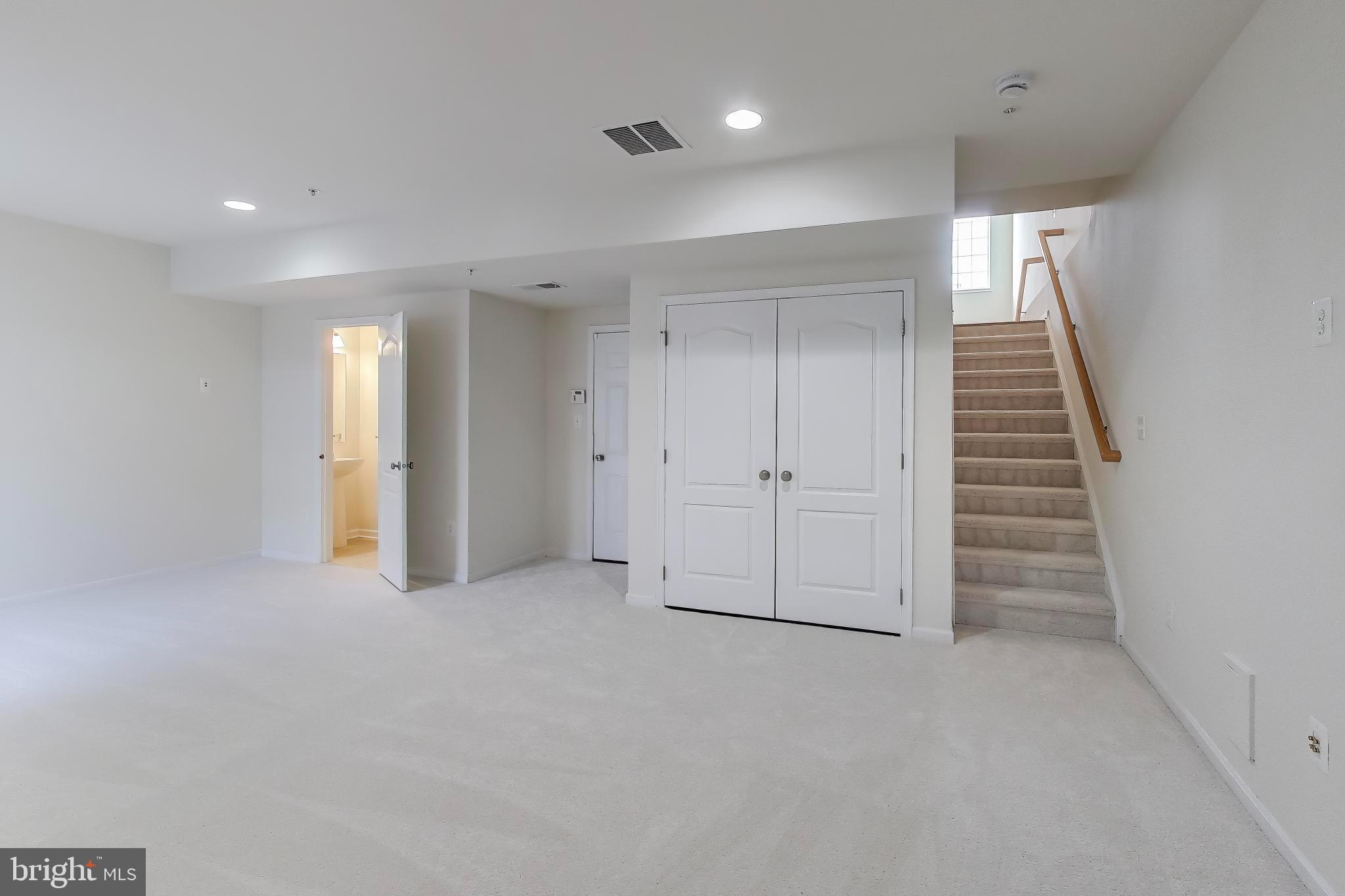 MARLBORO RIDGE - Residential