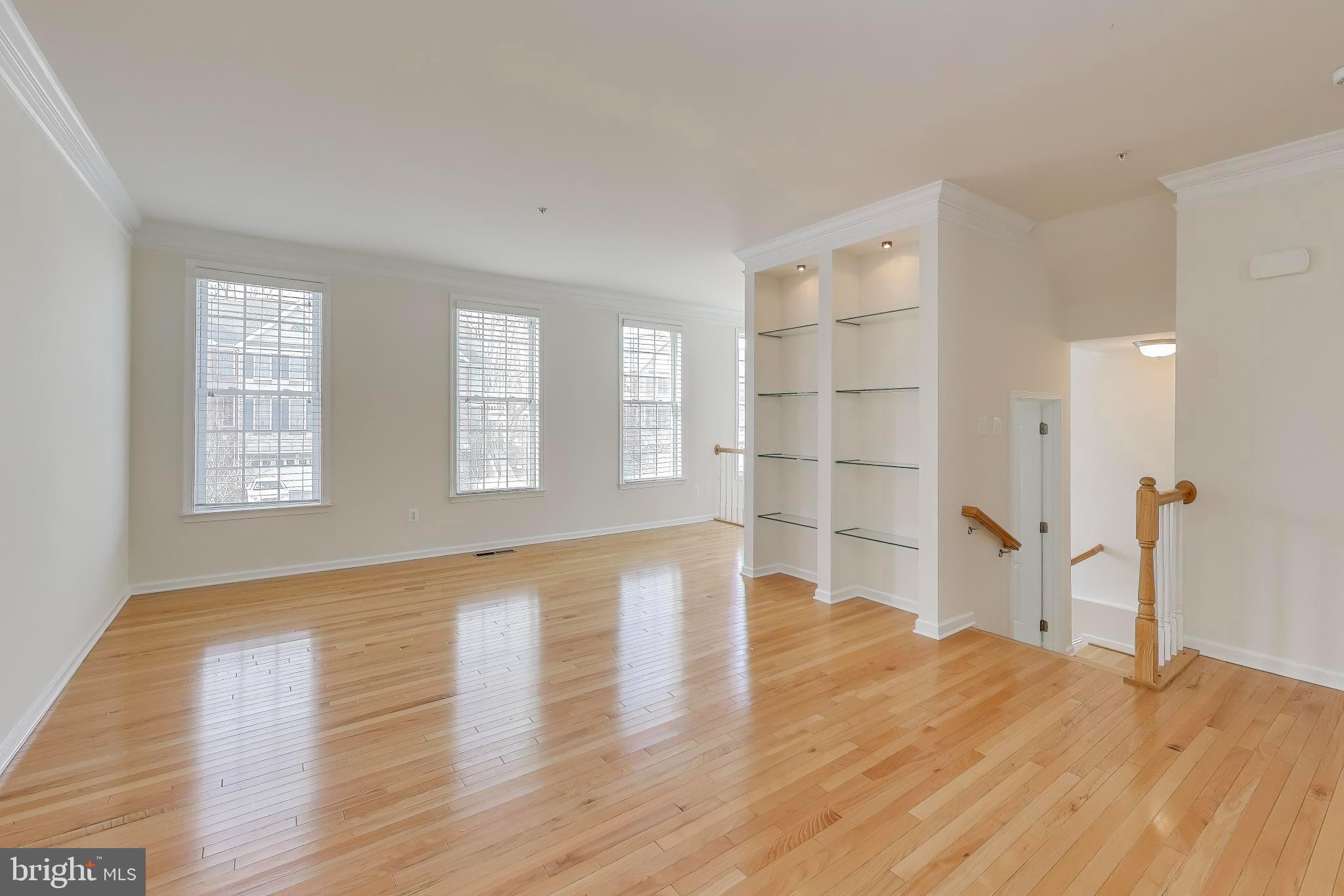 4516 THOROUGHBRED DRIVE