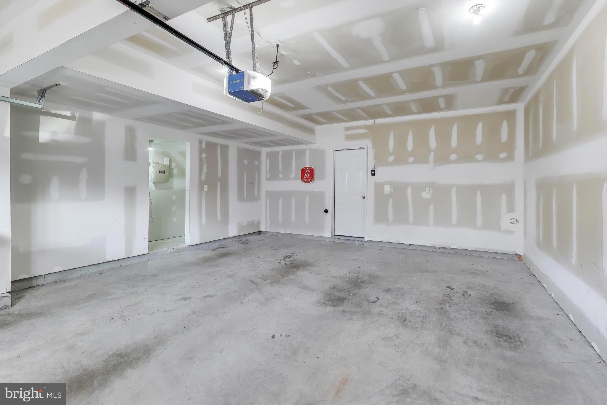 MARLBORO RIDGE - Residential