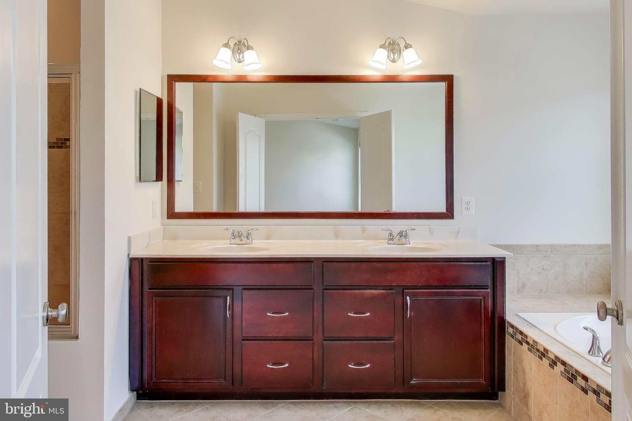 MARLBORO RIDGE - Residential