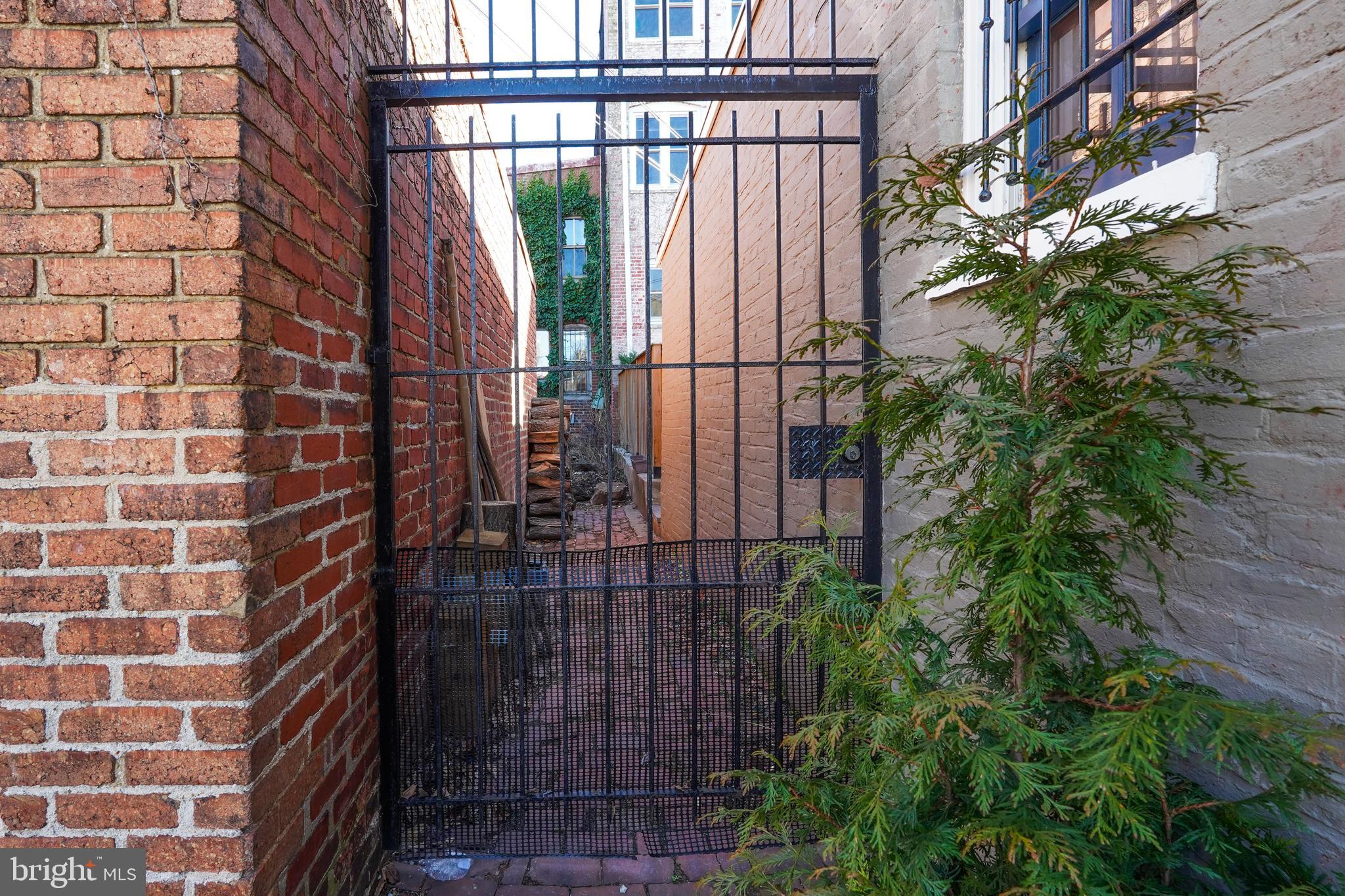 CAPITOL HILL - Residential