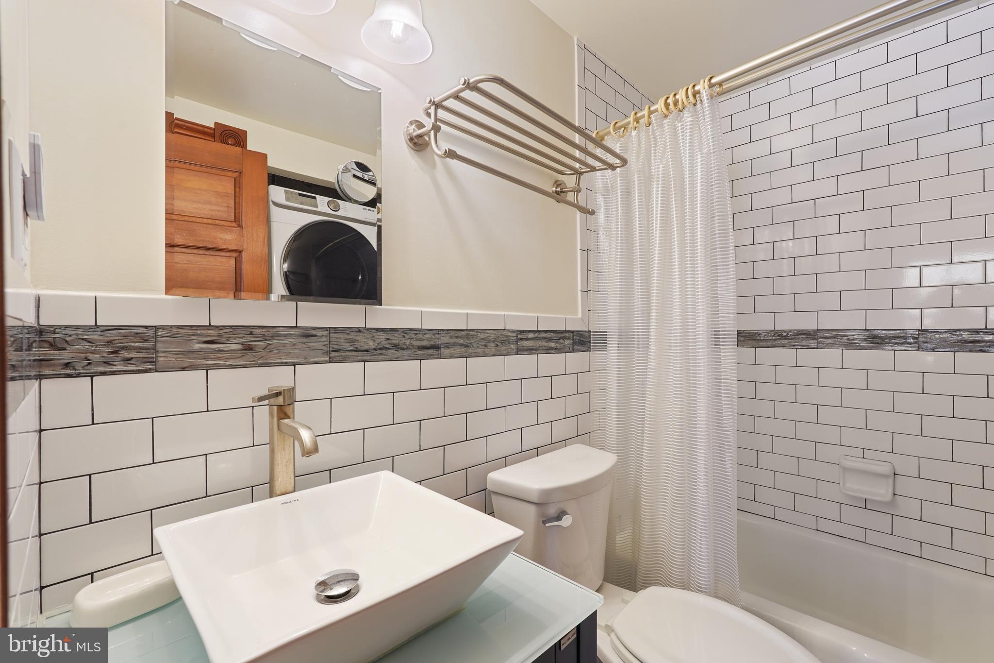 CAPITOL HILL - Residential