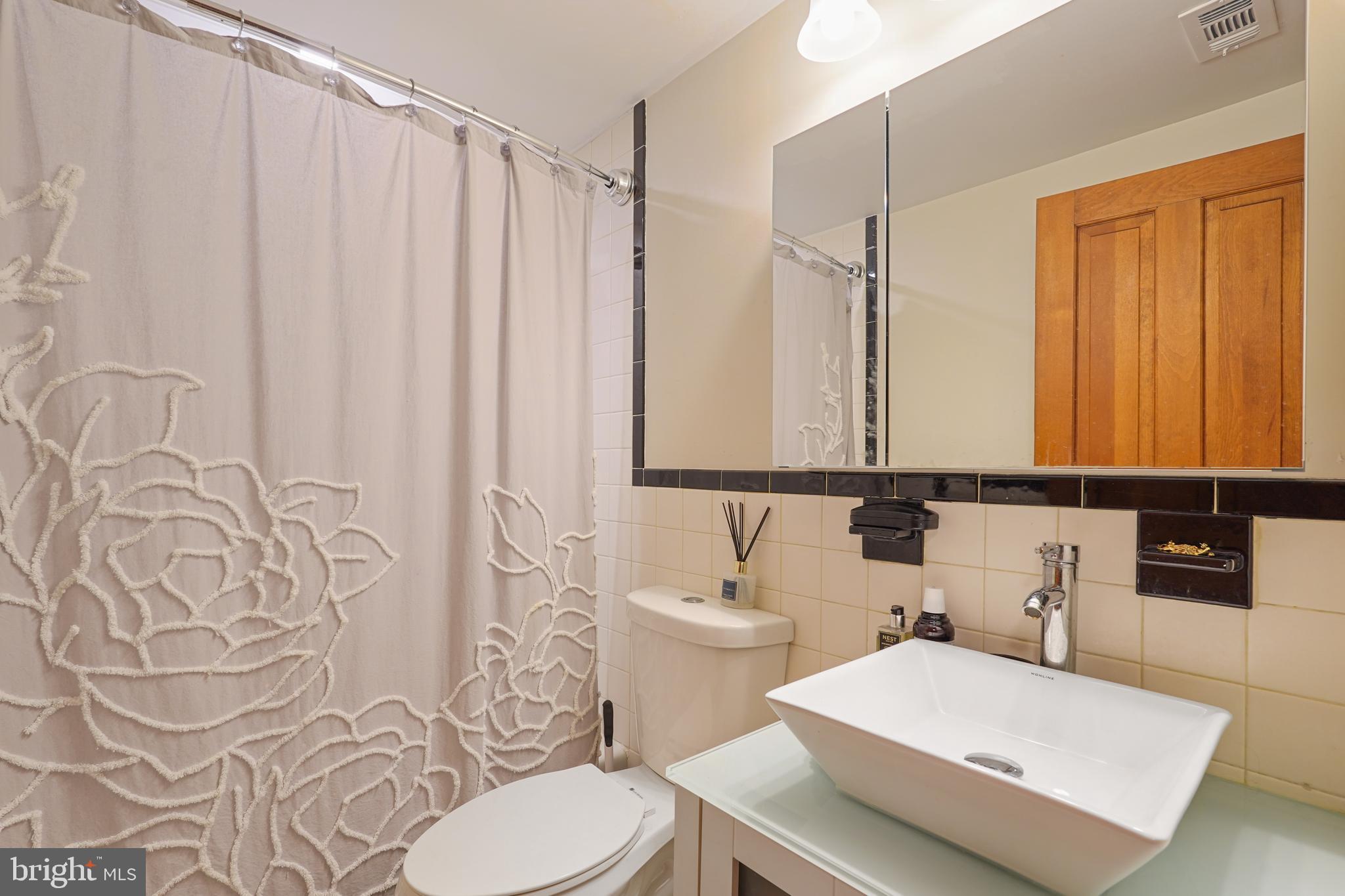 CAPITOL HILL - Residential