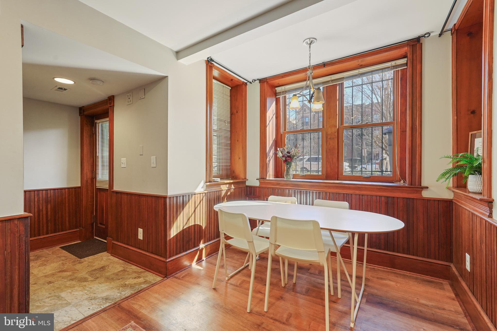 CAPITOL HILL - Residential