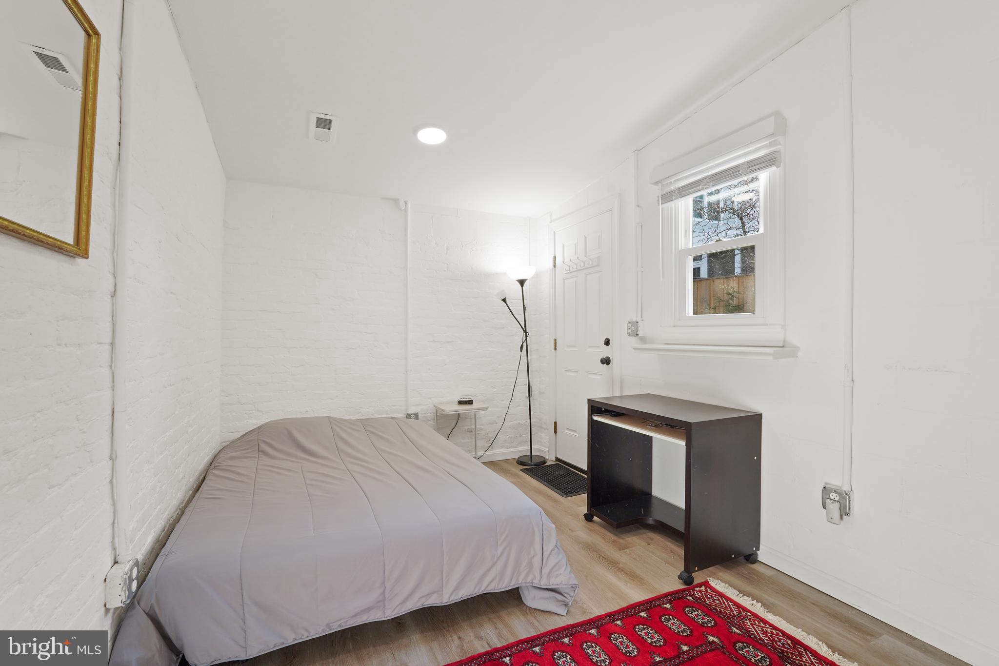 CAPITOL HILL - Residential