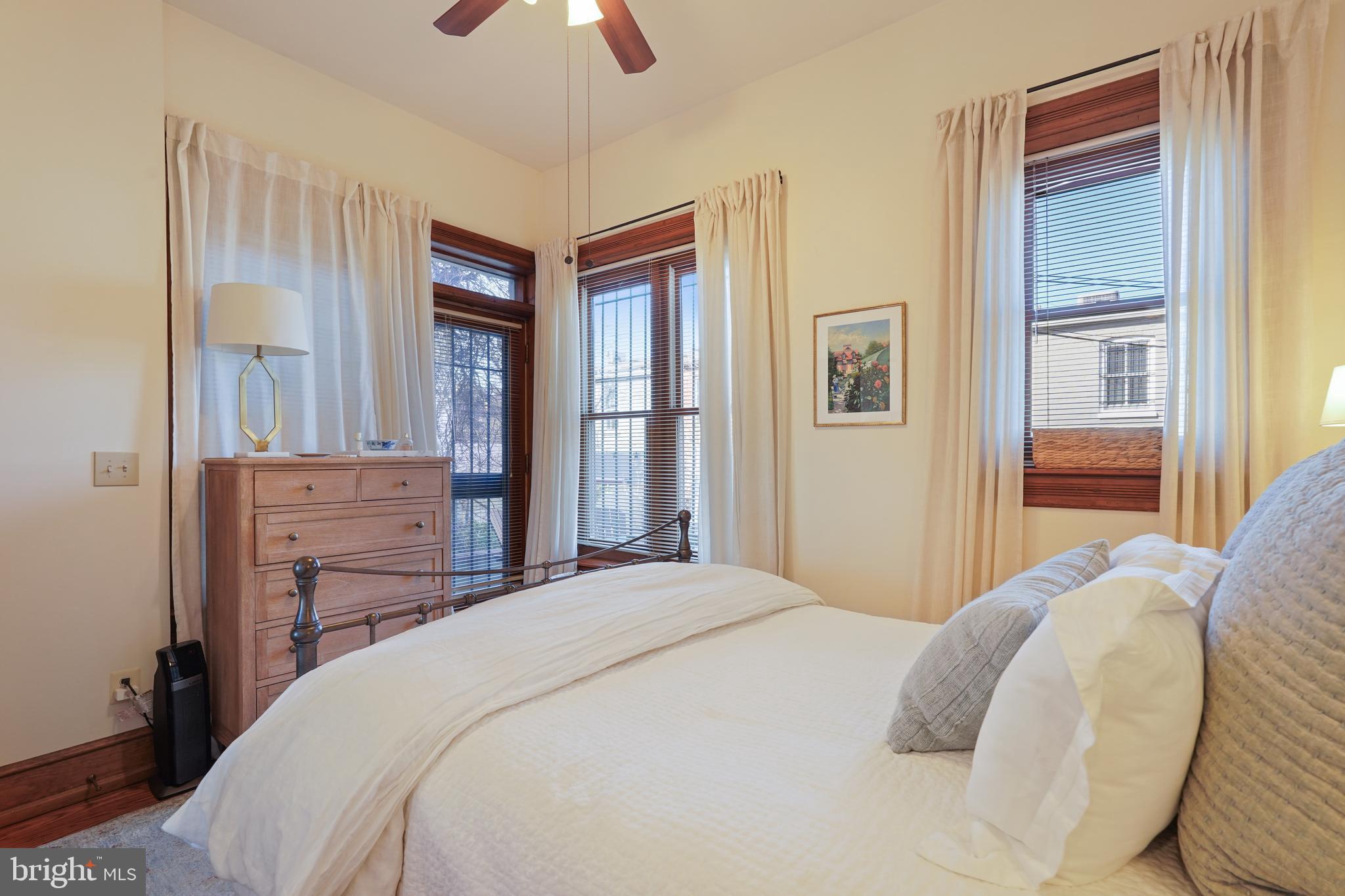 CAPITOL HILL - Residential