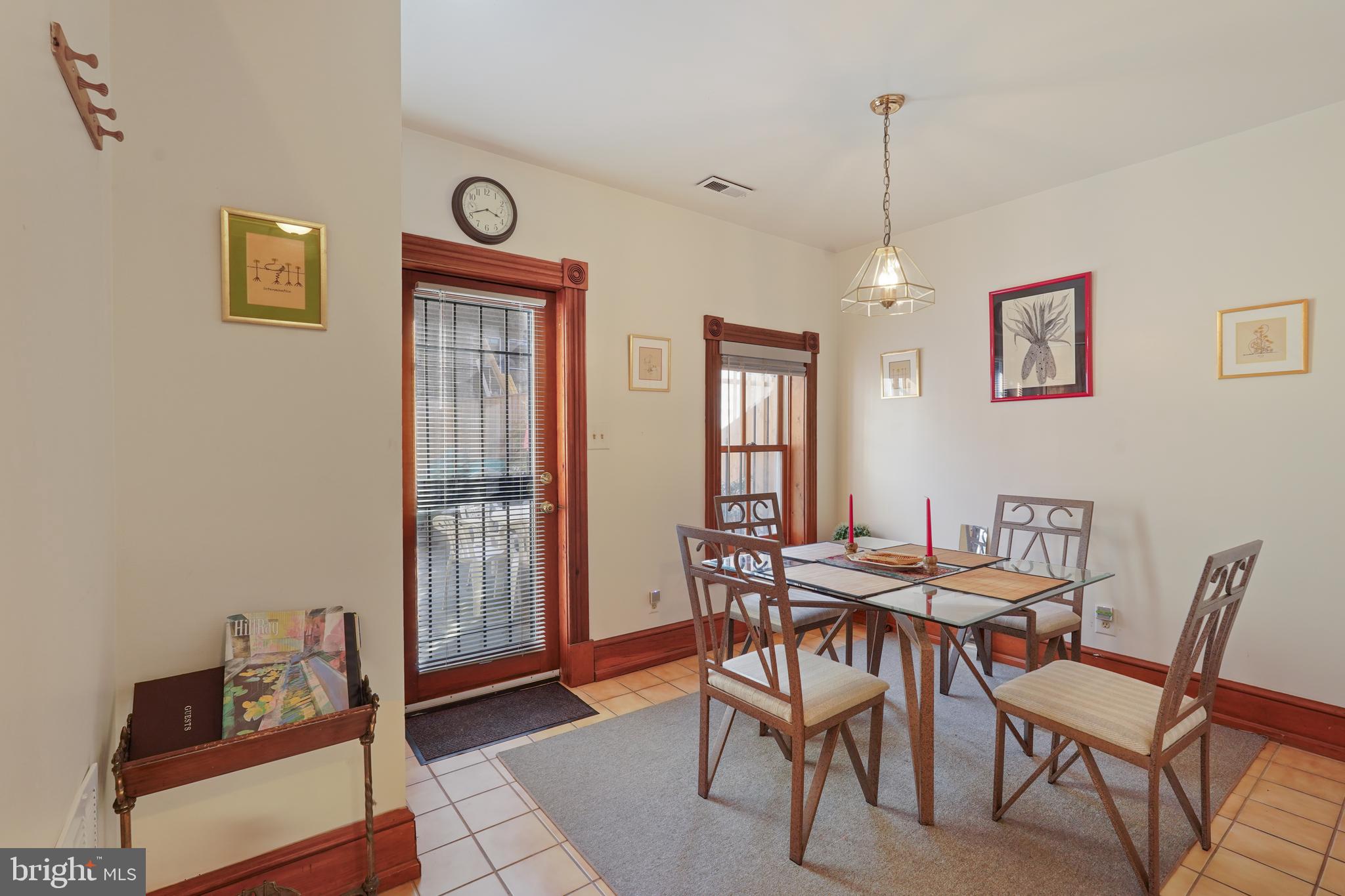 CAPITOL HILL - Residential