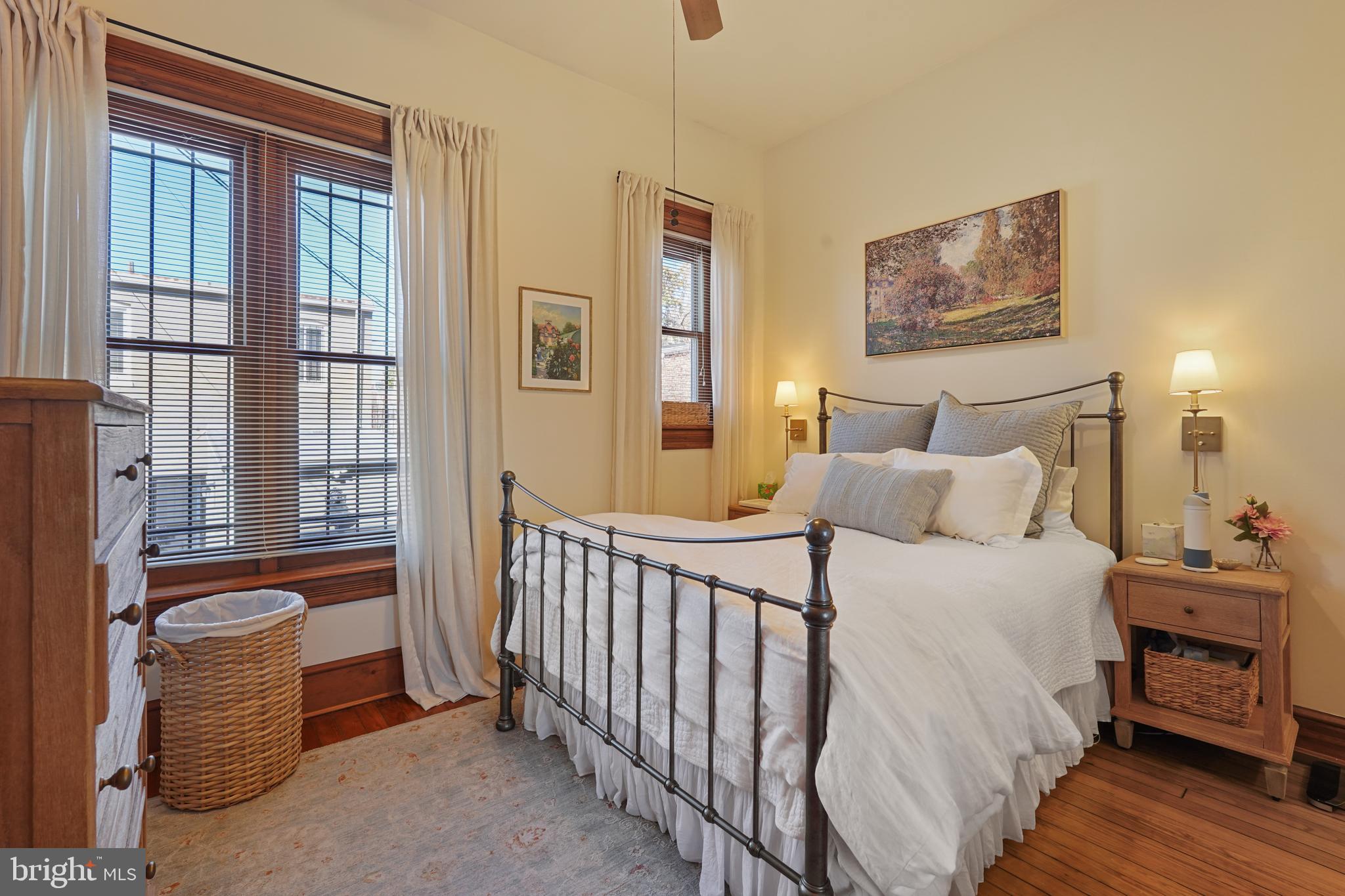 CAPITOL HILL - Residential