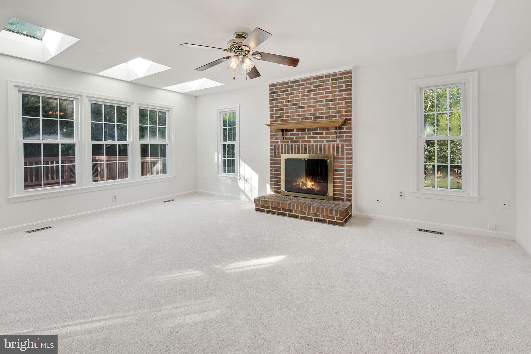 CROSSPOINTE - Residential