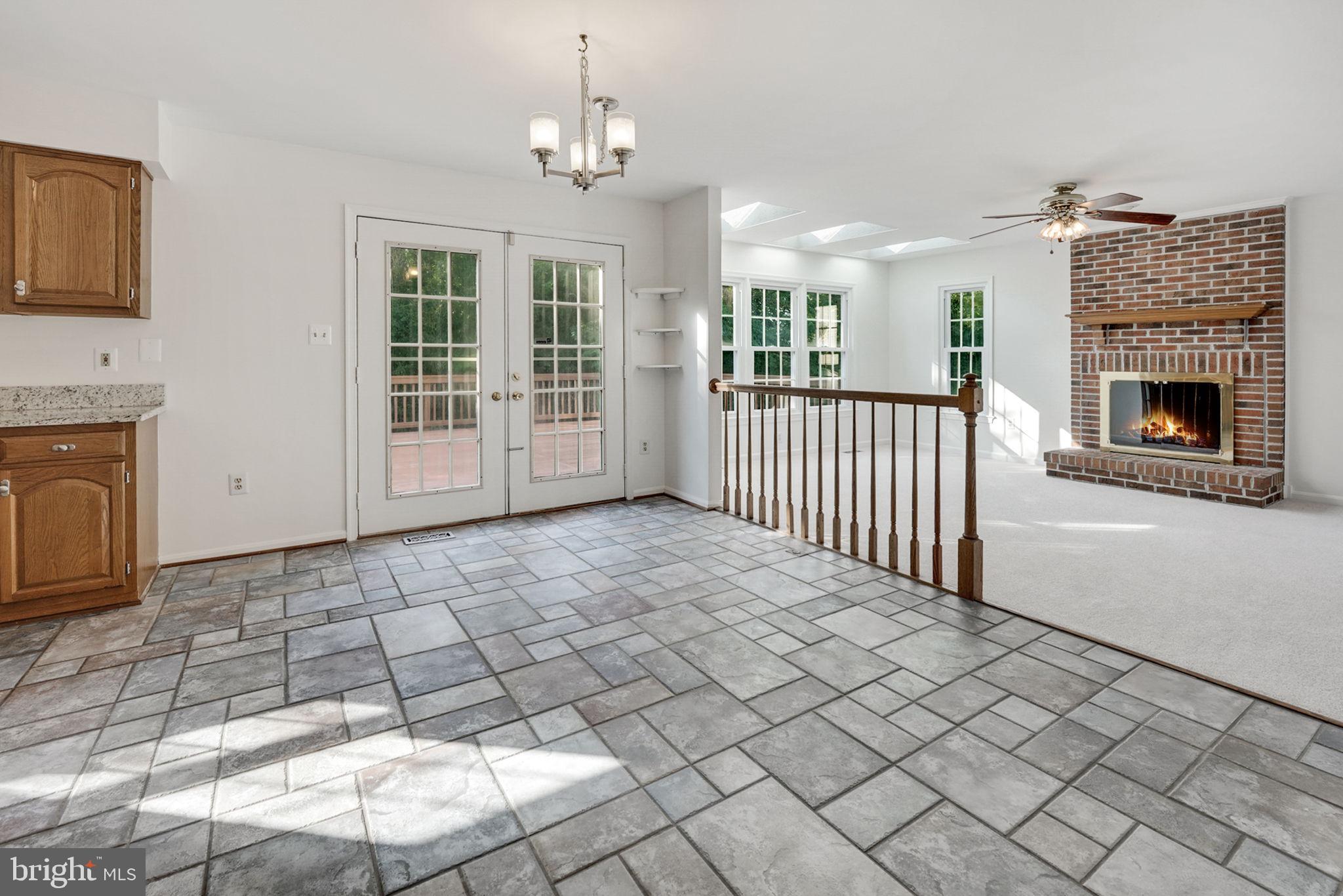 CROSSPOINTE - Residential