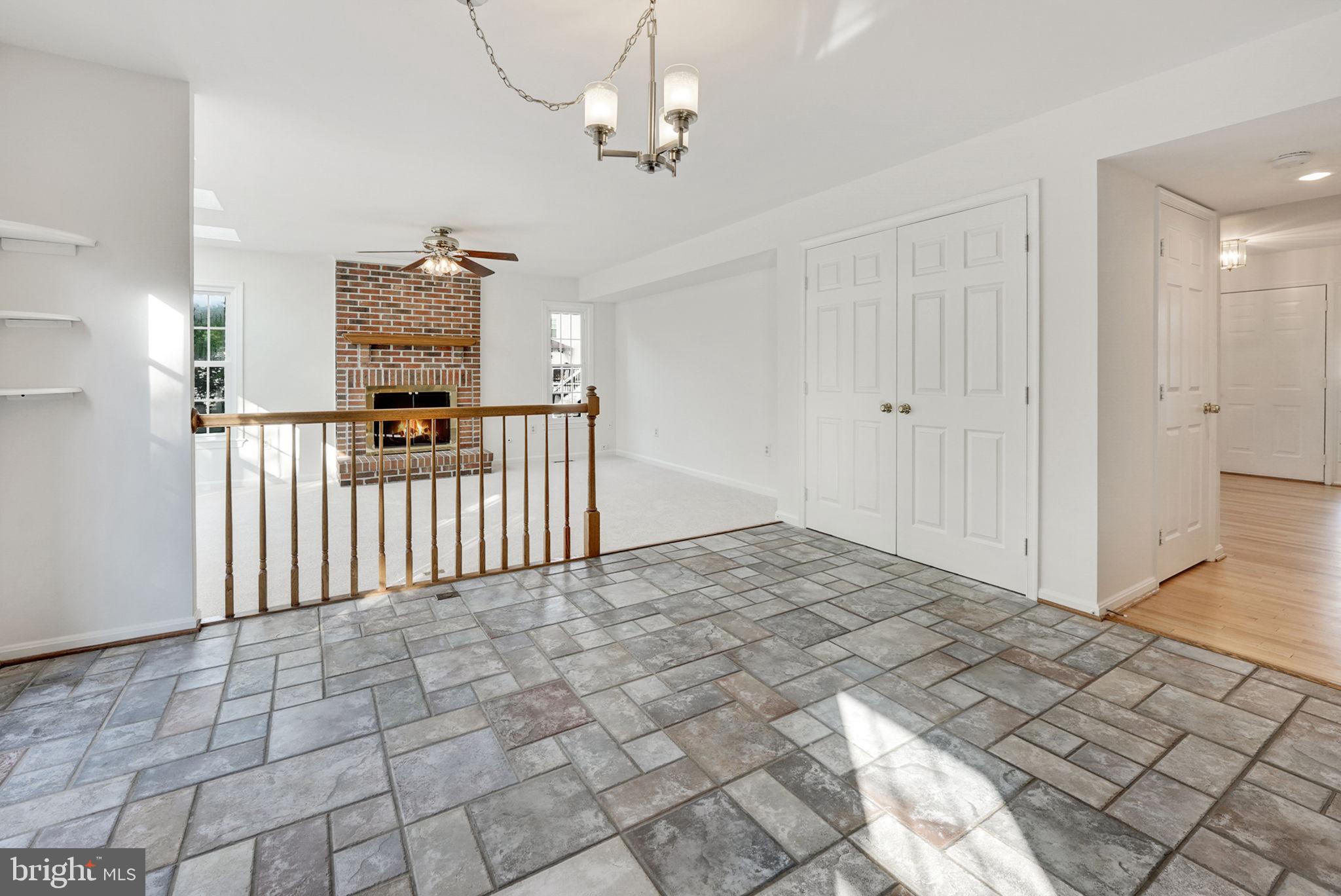 CROSSPOINTE - Residential