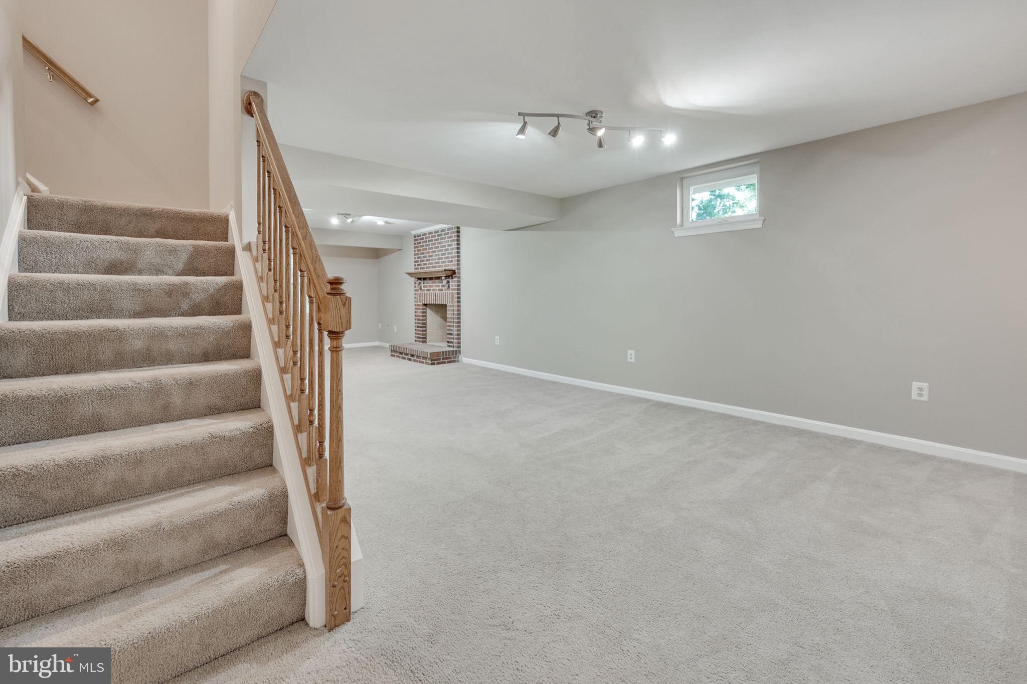 CROSSPOINTE - Residential