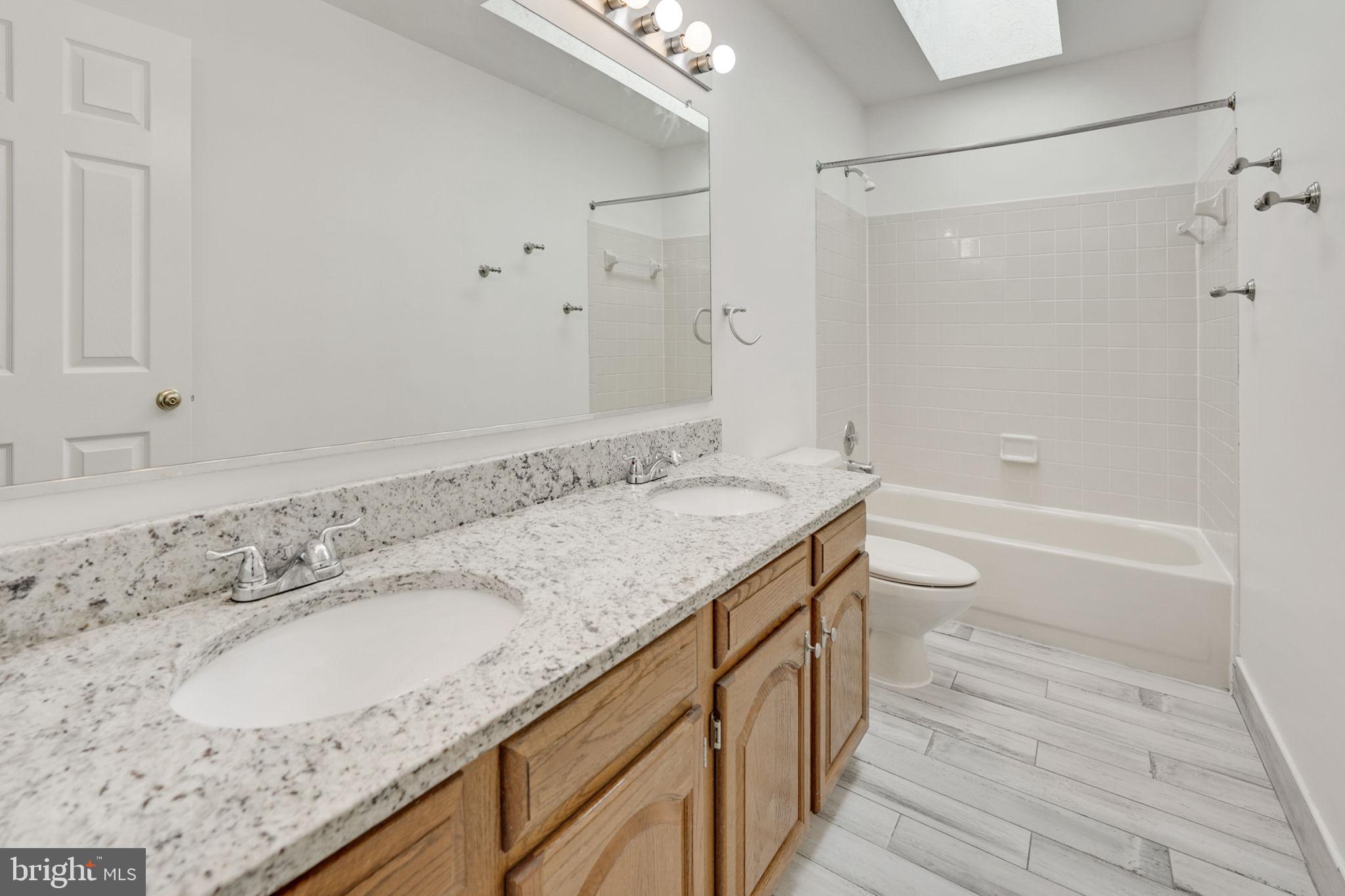 CROSSPOINTE - Residential