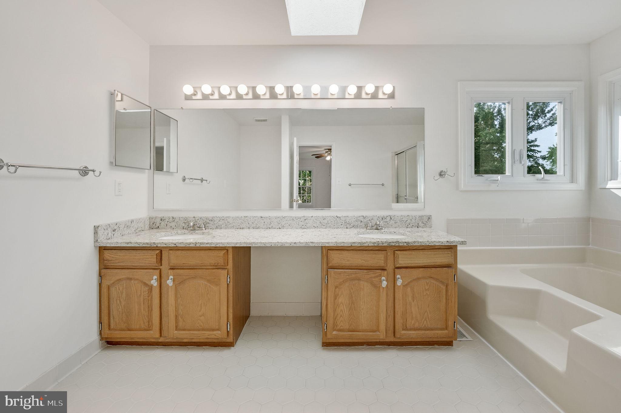 CROSSPOINTE - Residential