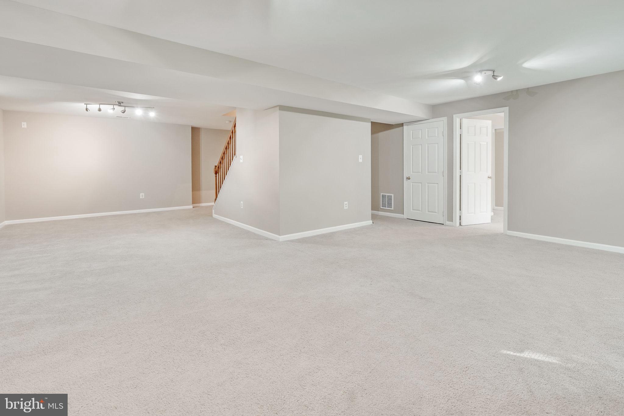 CROSSPOINTE - Residential