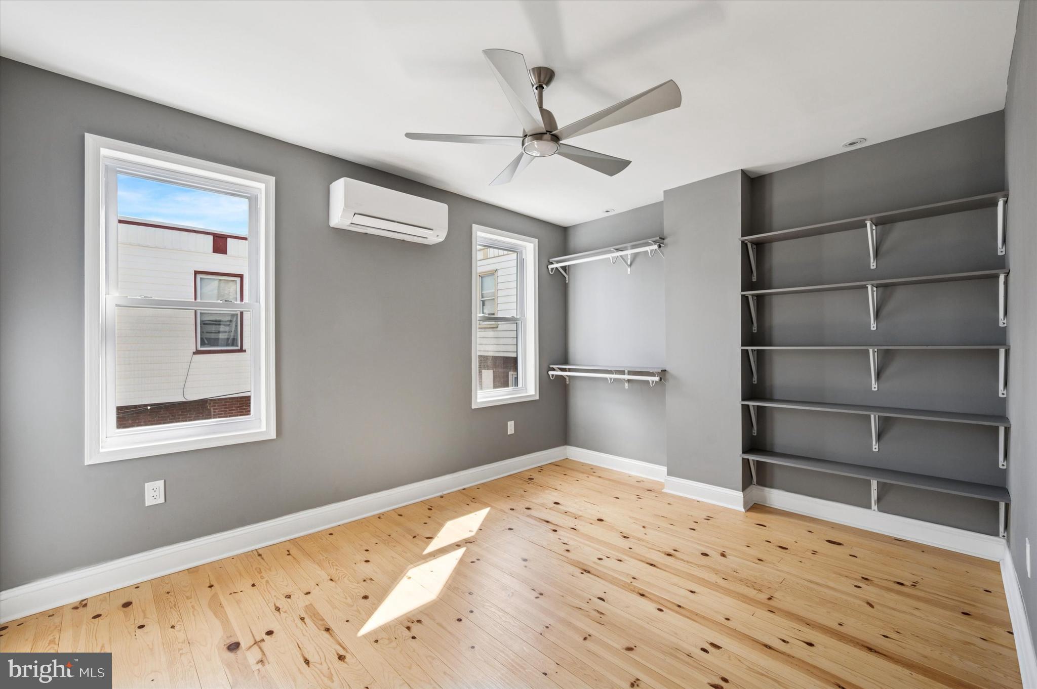 WALNUT HILL - Residential