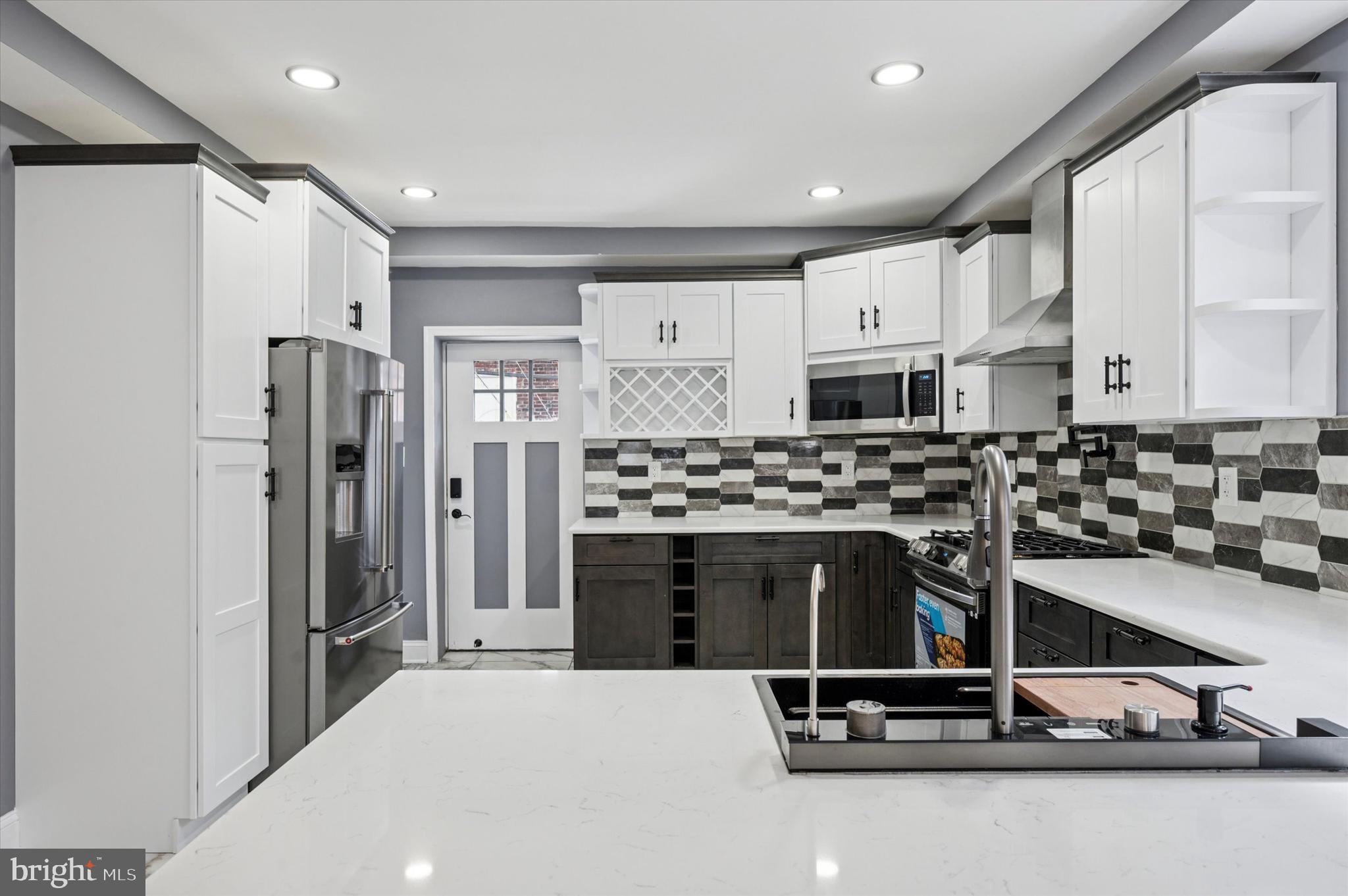 WALNUT HILL - Residential