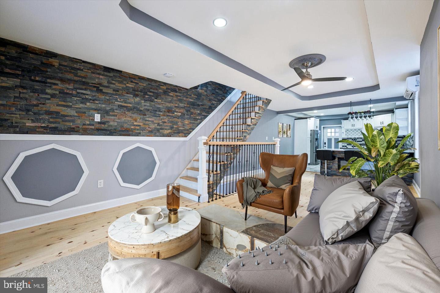 WALNUT HILL - Residential