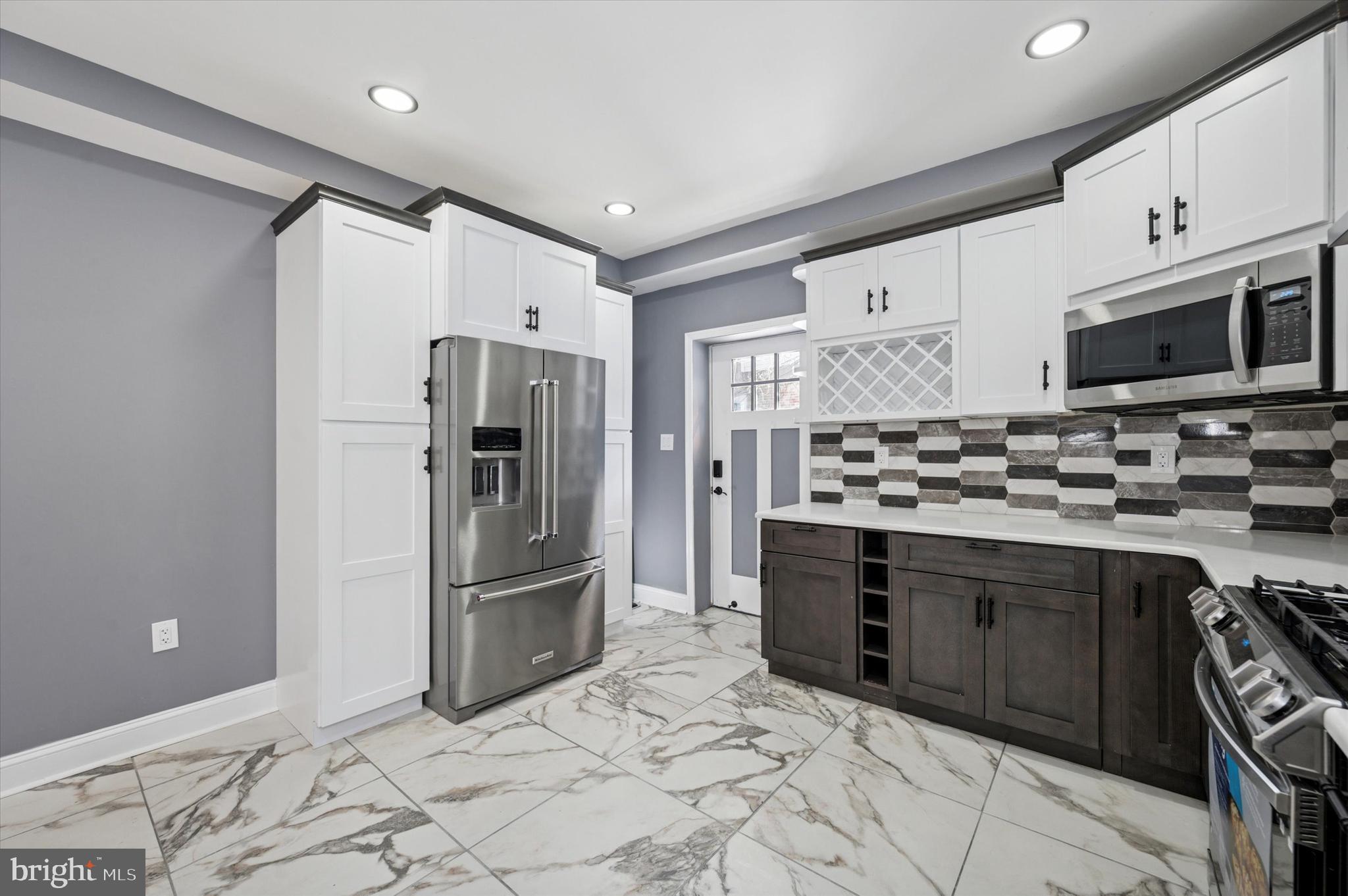 WALNUT HILL - Residential