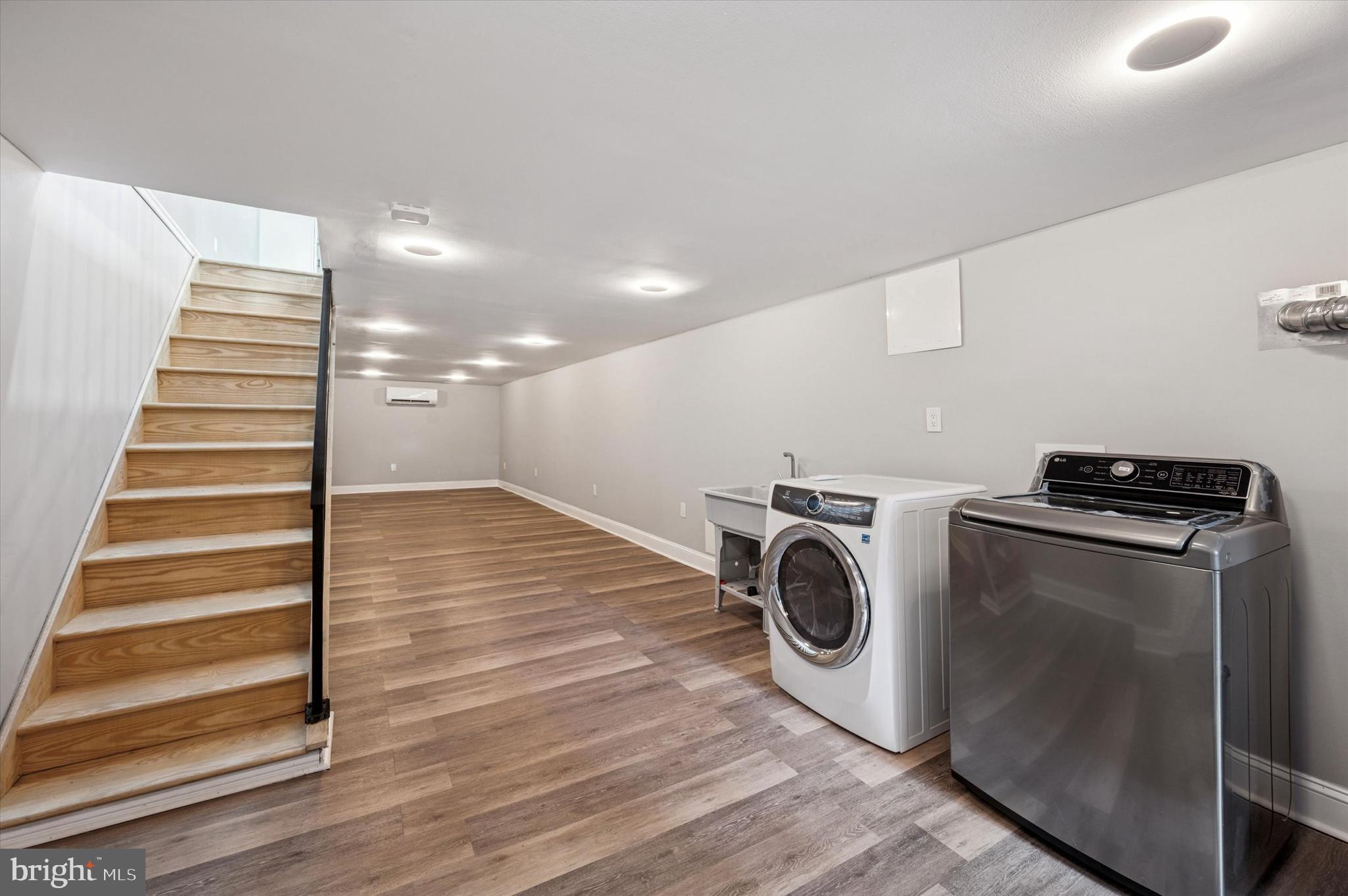 WALNUT HILL - Residential