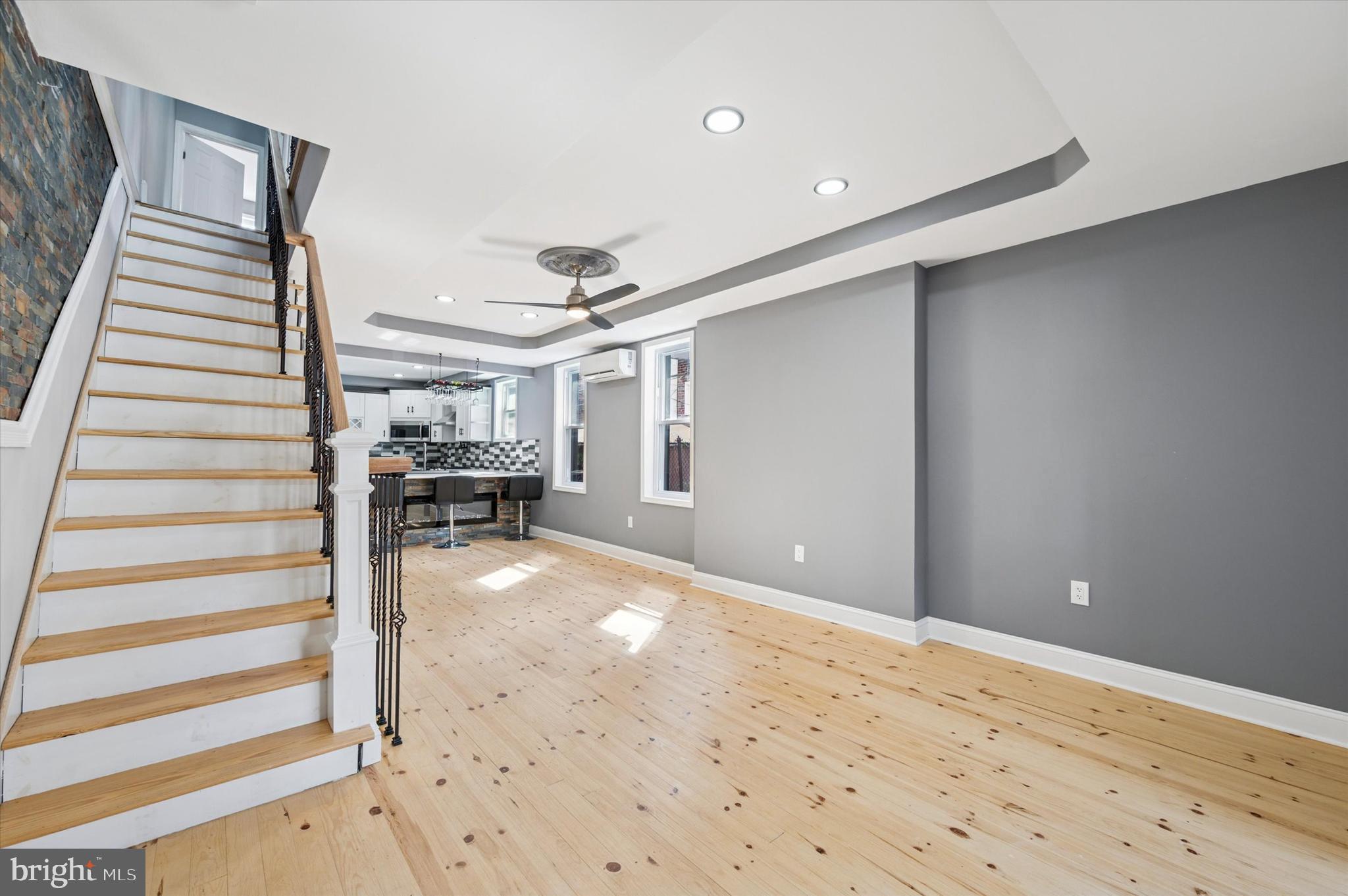 WALNUT HILL - Residential