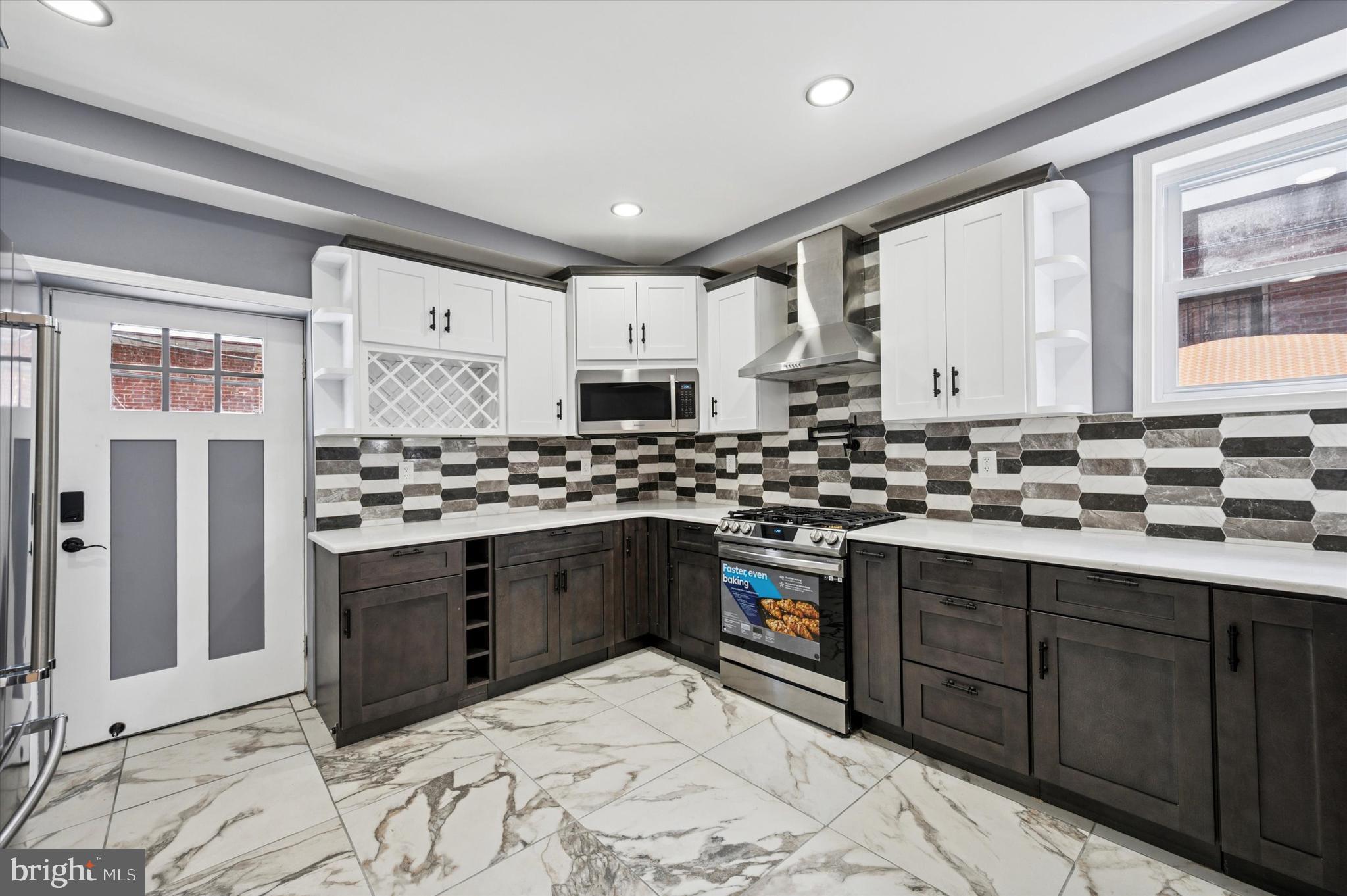 WALNUT HILL - Residential