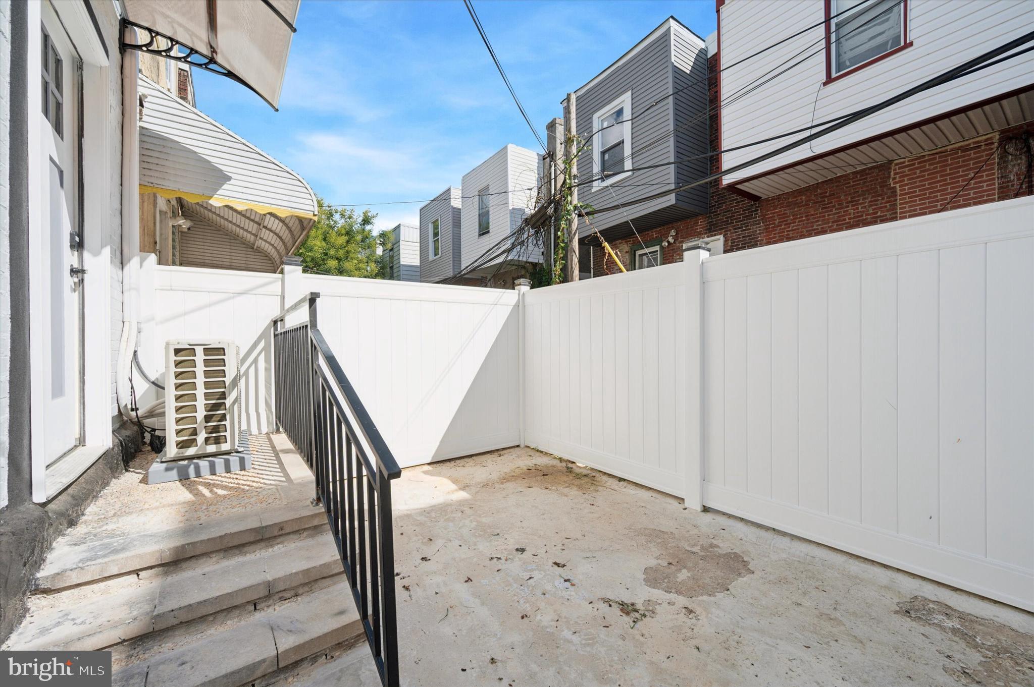 WALNUT HILL - Residential