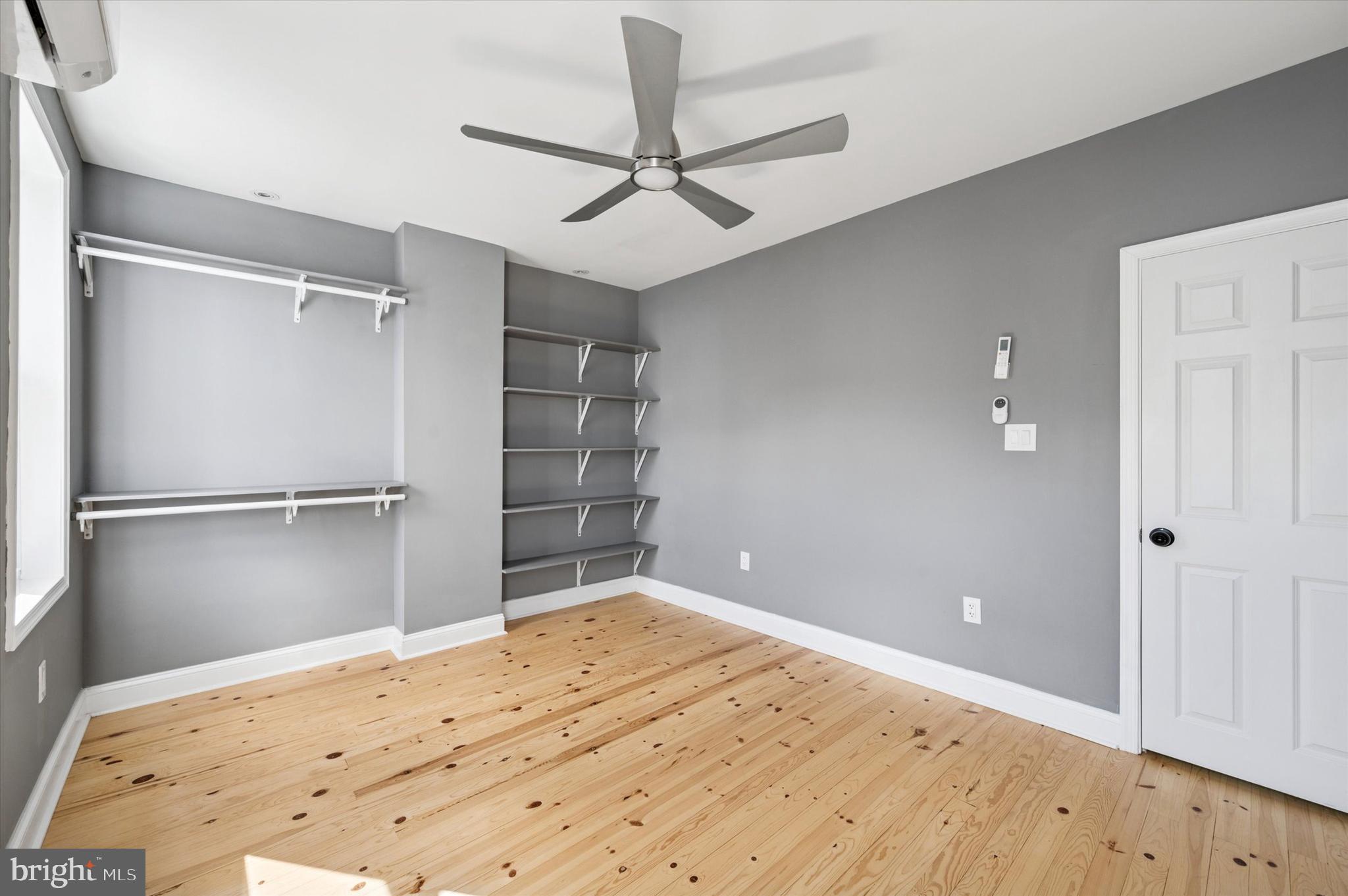 WALNUT HILL - Residential