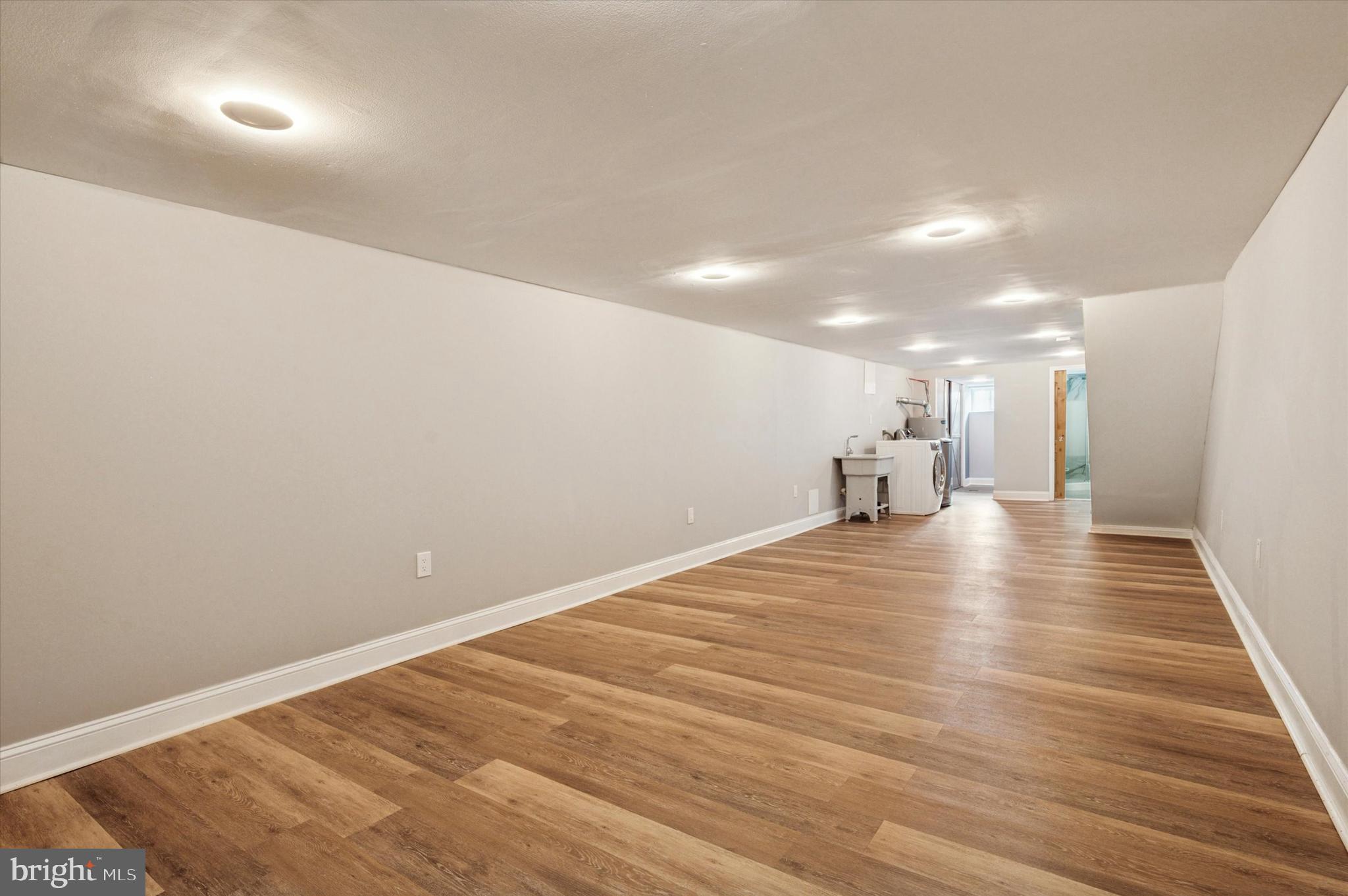 WALNUT HILL - Residential