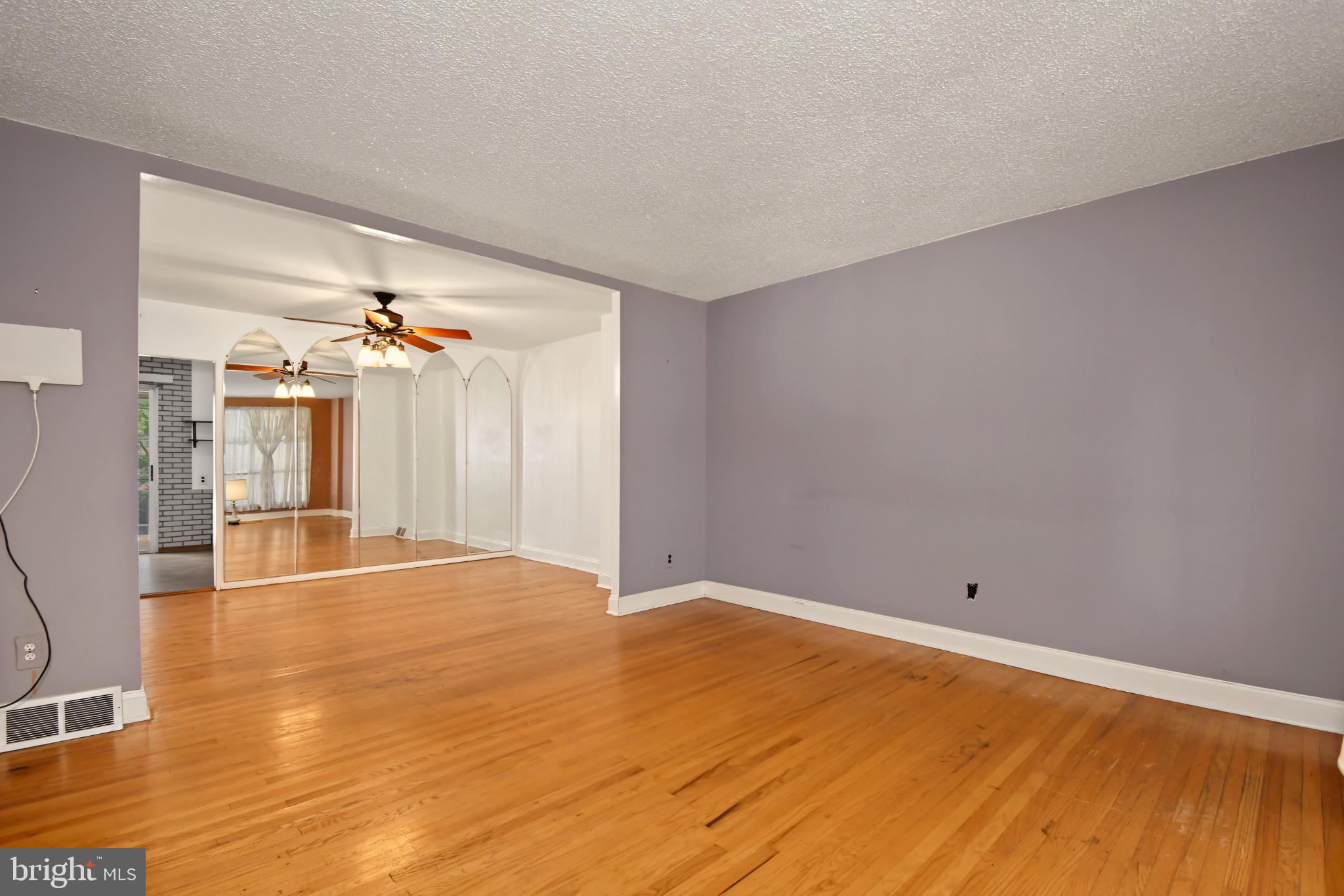 3512 CHURCHILL LANE