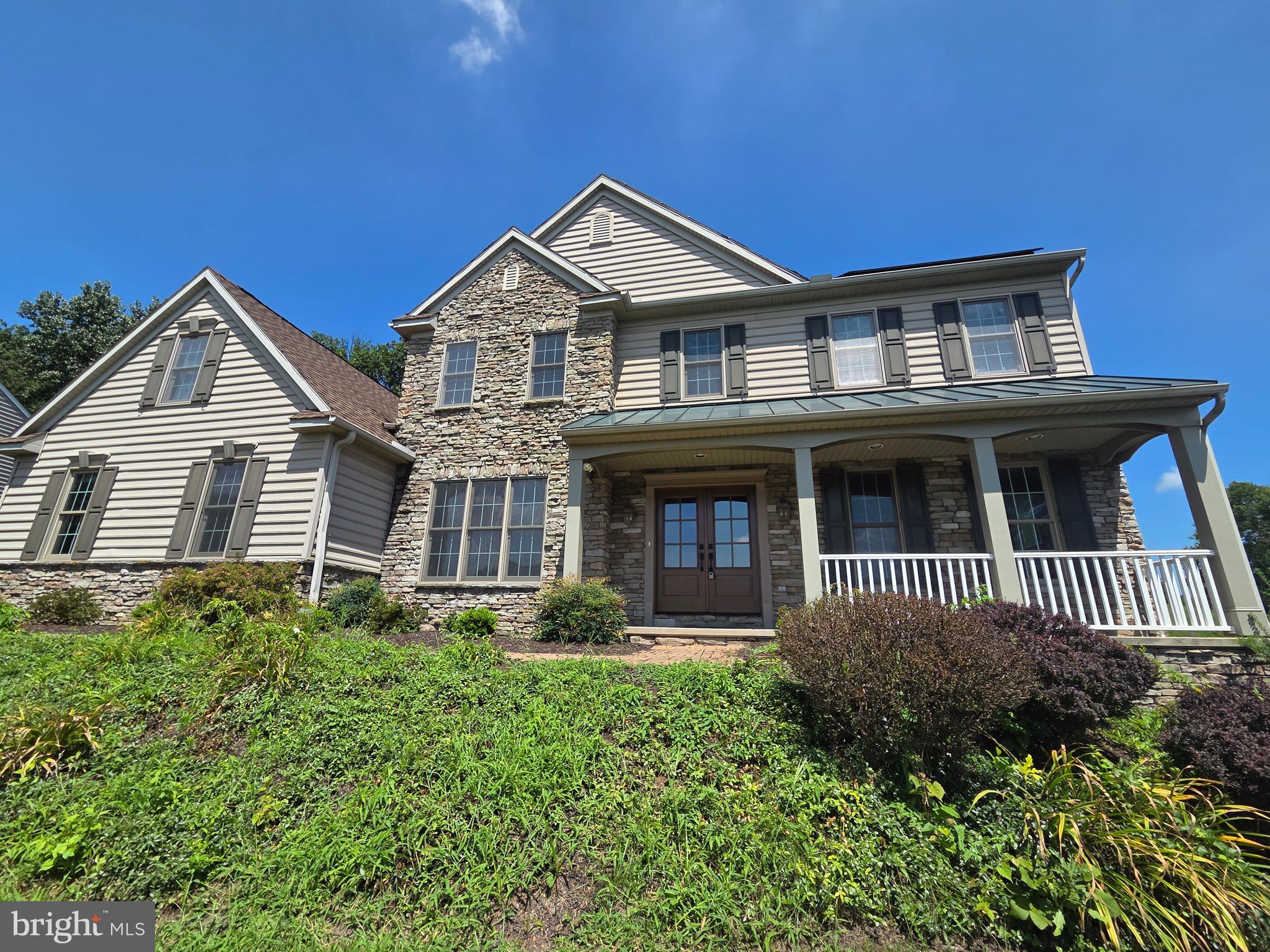 957 CASTLE POND DRIVE