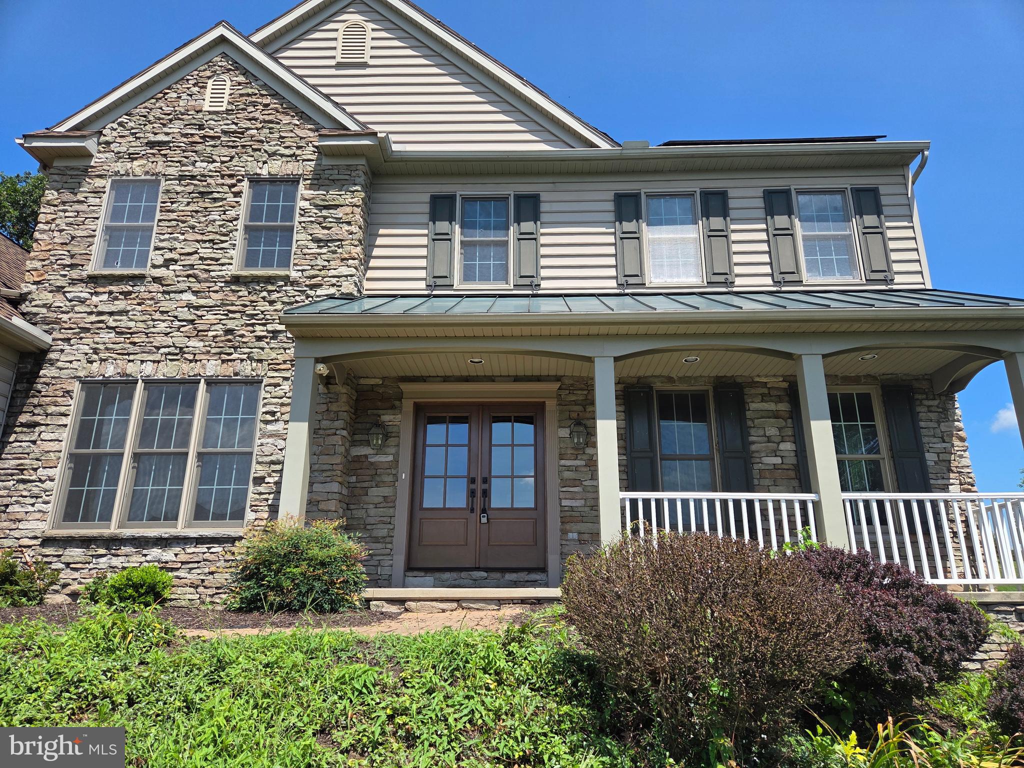957 CASTLE POND DRIVE