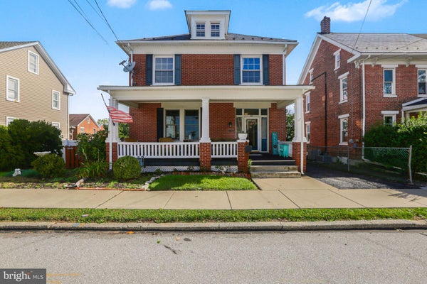 221 N CHARLES ST, RED LION, PA 17356 - Image 2327dcd671b63d55fa1ebf8e44fda932/551309574