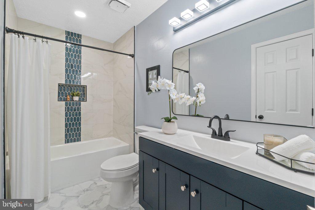 RAMBLING HILLS - Residential