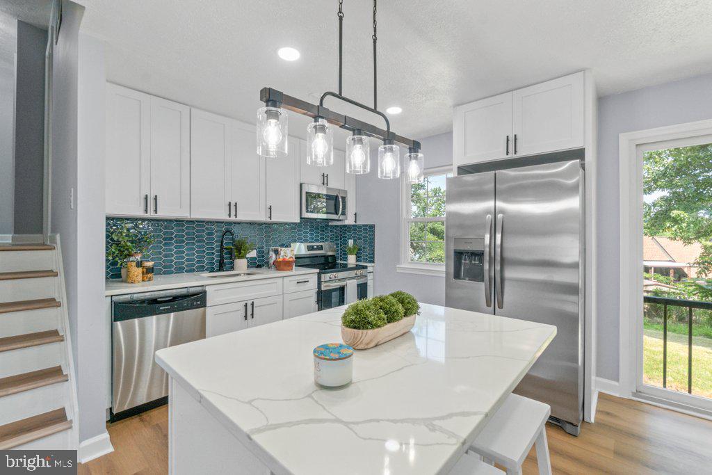 RAMBLING HILLS - Residential