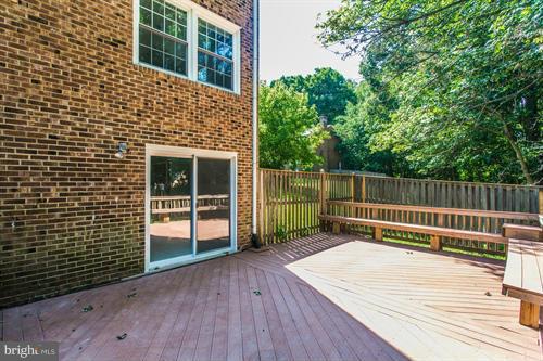 LONDON TOWNE - Residential