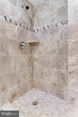 LONDON TOWNE - Residential