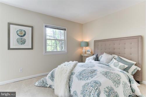 LONDON TOWNE - Residential